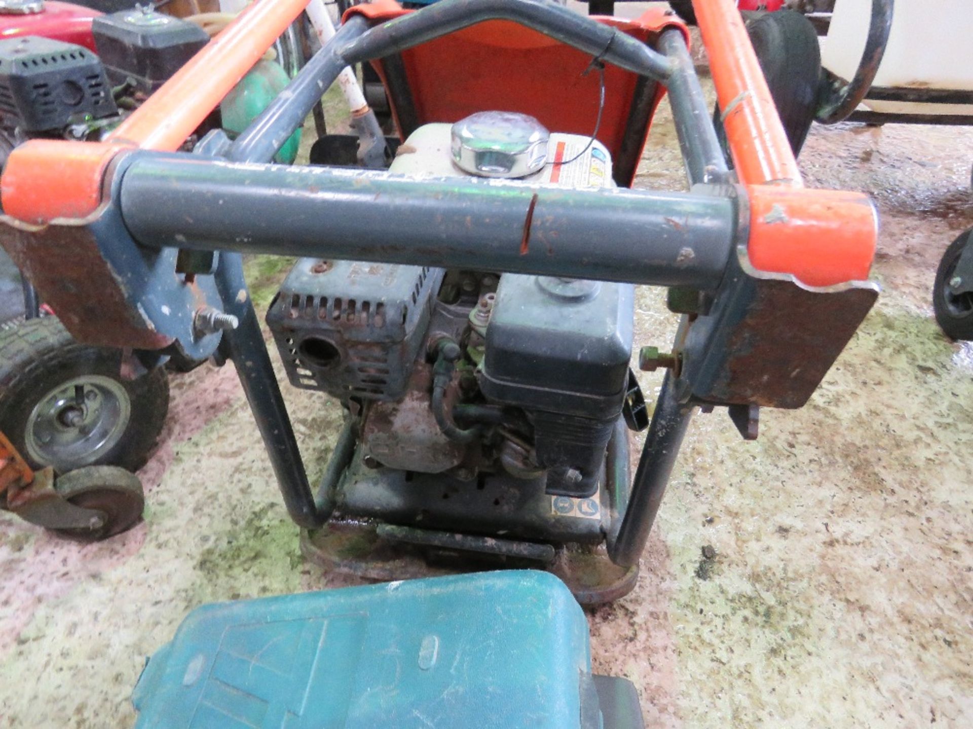 BELLE 400 HEAVY DUTY COMPACTION PLATE.....THIS LOT IS SOLD UNDER THE AUCTIONEERS MARGIN SCHEME, THER - Image 2 of 6