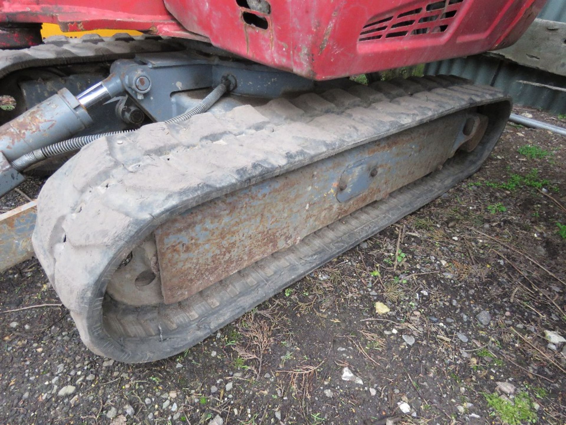 TAKEUCHI TB216 RUBBER TRACKED MINI EXCAVATOR YEAR 2020 BUILD. WITH ONE BUCKET, EXPANDING TRACKS SN - Image 6 of 12