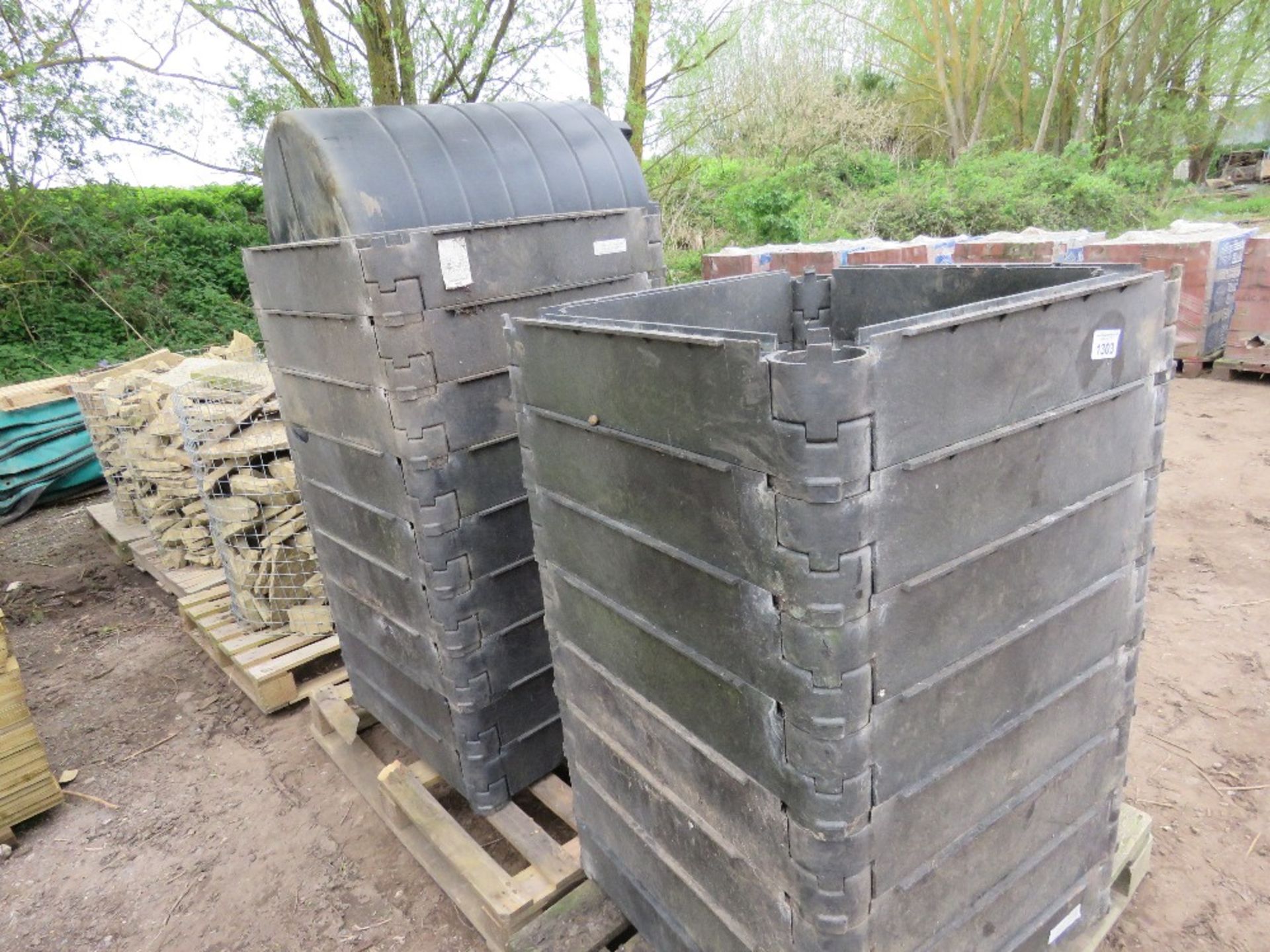 17NO PLASTIC MANHOLE RINGS, RECTANGULAR SHAPED.....THIS LOT IS SOLD UNDER THE AUCTIONEERS MARGIN SCH - Image 2 of 5