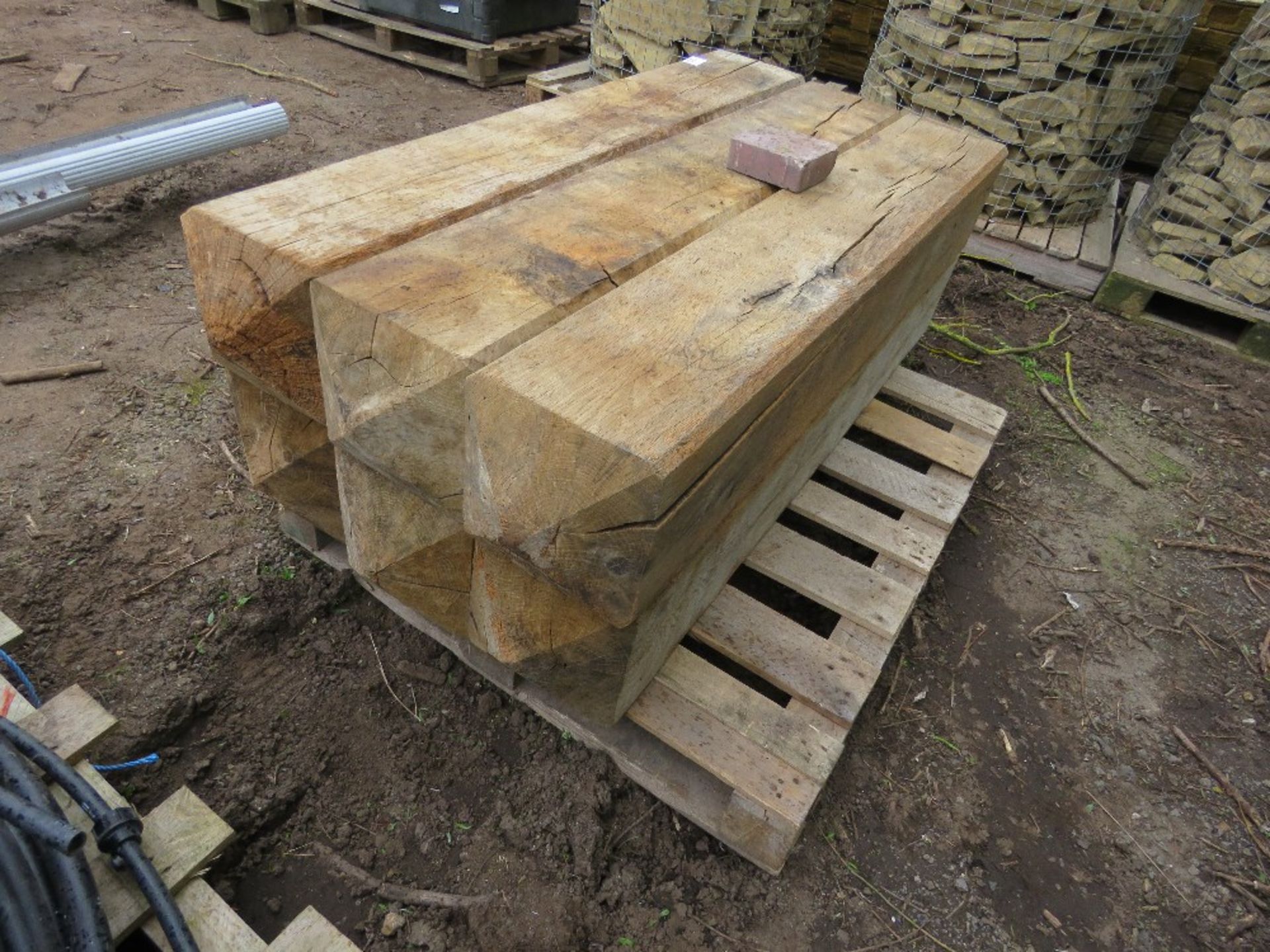 6NO HEAVY DUTY OAK BOLLARD POSTS 1.5M HEIGHT X 24CM X 24CM APPROX.....THIS LOT IS SOLD UNDER THE AUC - Image 4 of 4