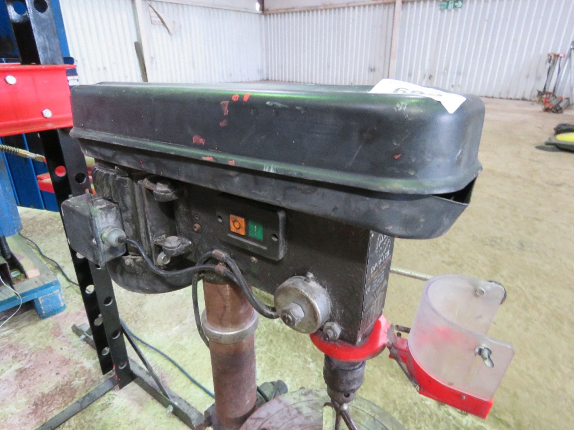 SMALL SIXED 240VOLT PILLAR DRILL. SOURCED FROM GARAGE COMPANY LIQUIDATION. - Image 3 of 5
