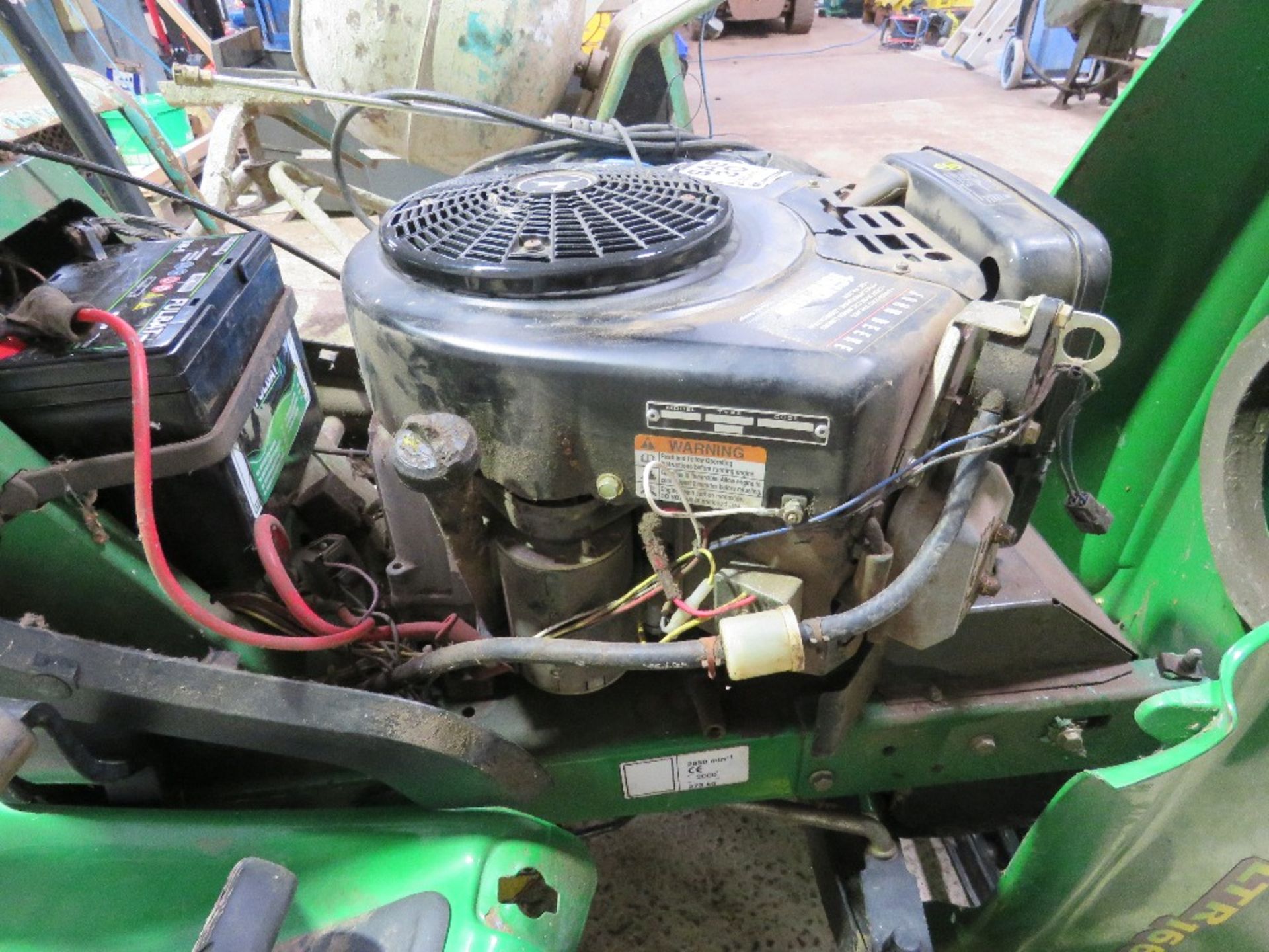 JOHN DEERE LTR166 RIDE ON MOWER. WHEN TESTED WAS SEEN TO RUN AND DRIVE BUT MOWER NOT ENGAGING (NO BE - Image 7 of 8