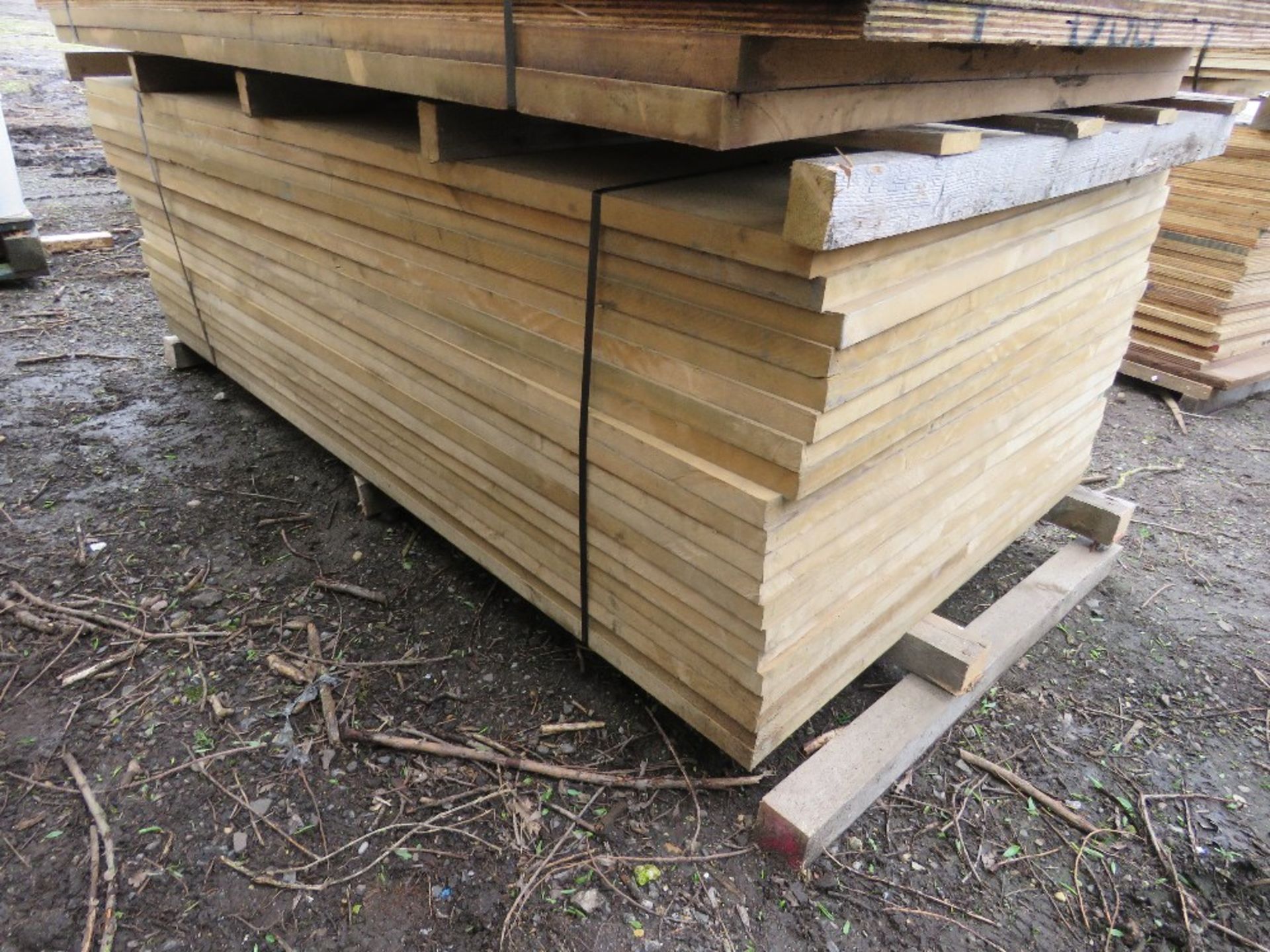 STACK OF APPROXIMATELY 20NO HEAVY DUTY 30MM APPROX MDF SHEETS 1.03M X 2.0M SIZE APPROX. - Image 4 of 4