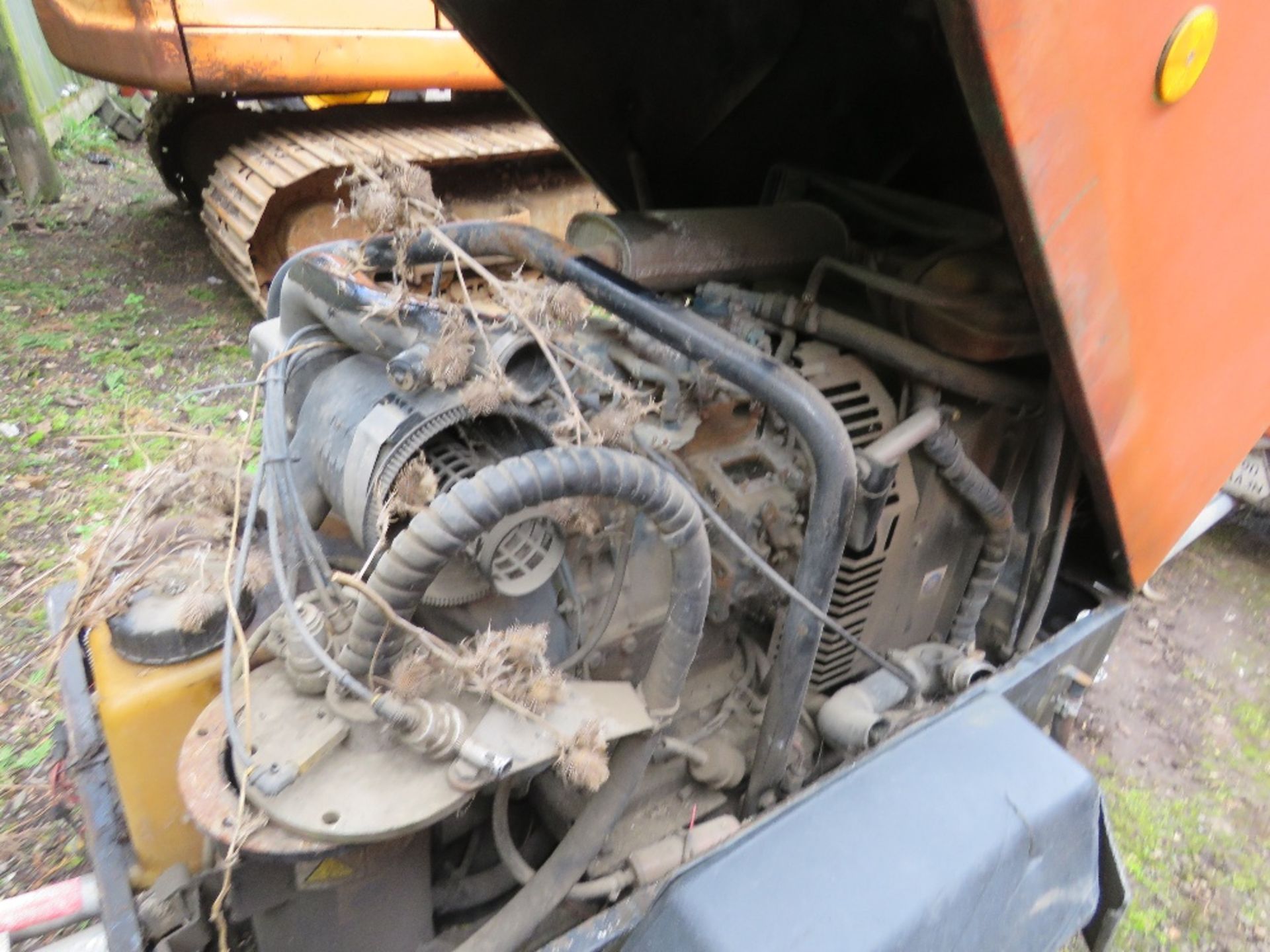 INGERSOLL RAND 720 TOWED ROAD COMPRESSOR. KUBOTA ENGINE. BEEN IN LONG TERM STORAGE, UNTESTED, CONDIT - Image 7 of 8