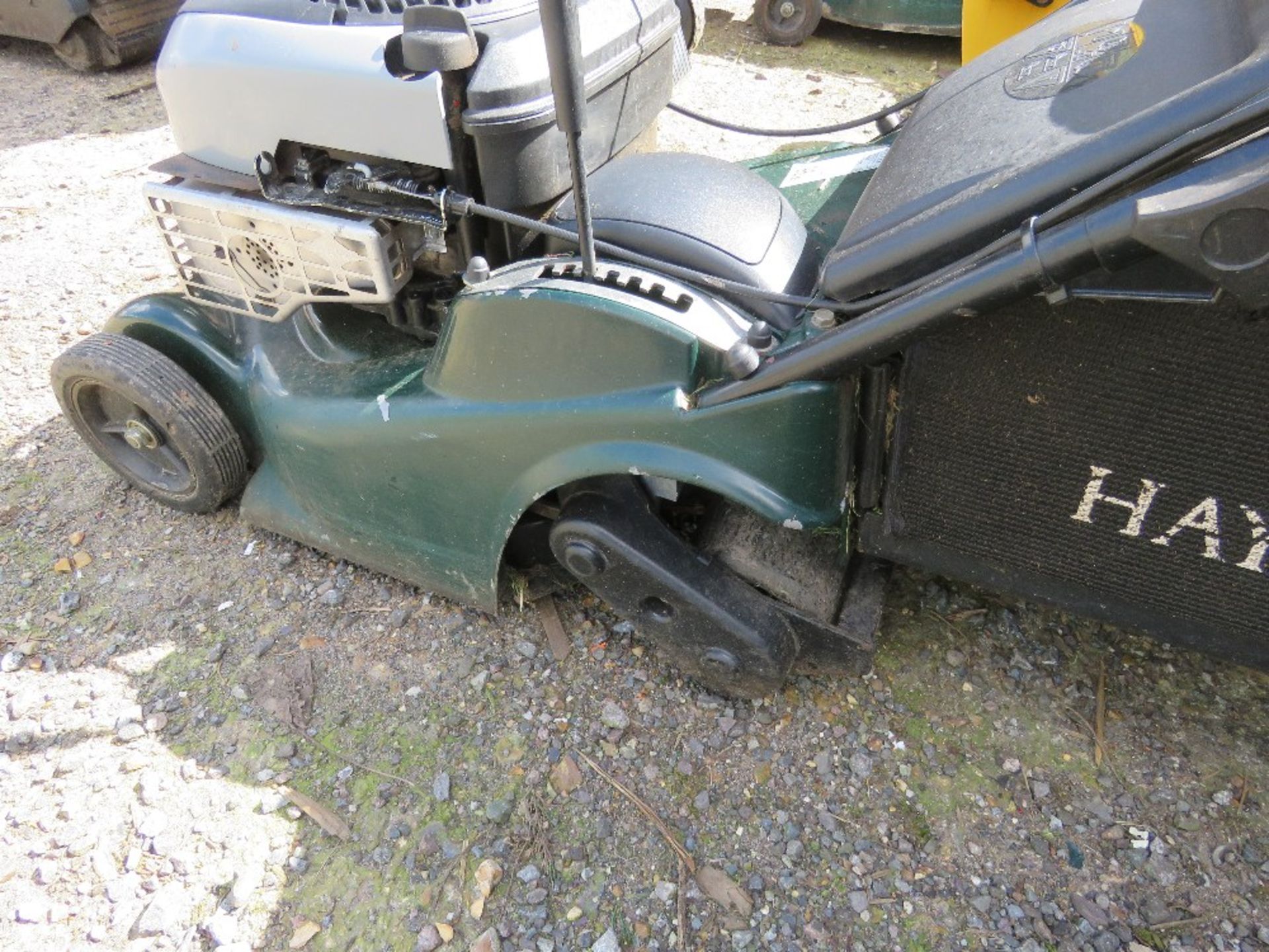 HAYTER HARRIER 41 ROLLER MOWER WITH COLLECTOR. SEEN RUNNING BUT NO DRIVE?? ....THIS LOT IS SOLD UNDE - Image 4 of 4