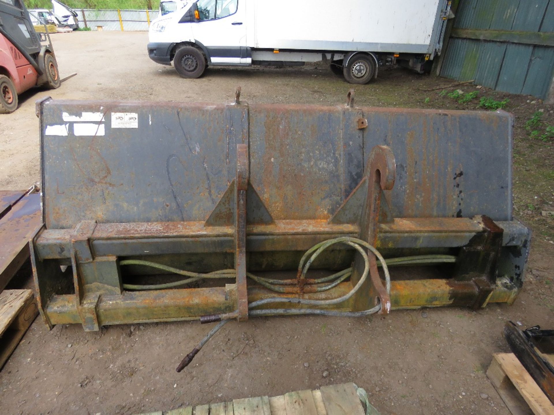 STRIMECH TOE TIP BUCKET, 2.4M WIDTHA PPROX, HEAVY DUTY BRACKETS FITTED. APPEARS LITTLE USED.....THIS - Image 7 of 7