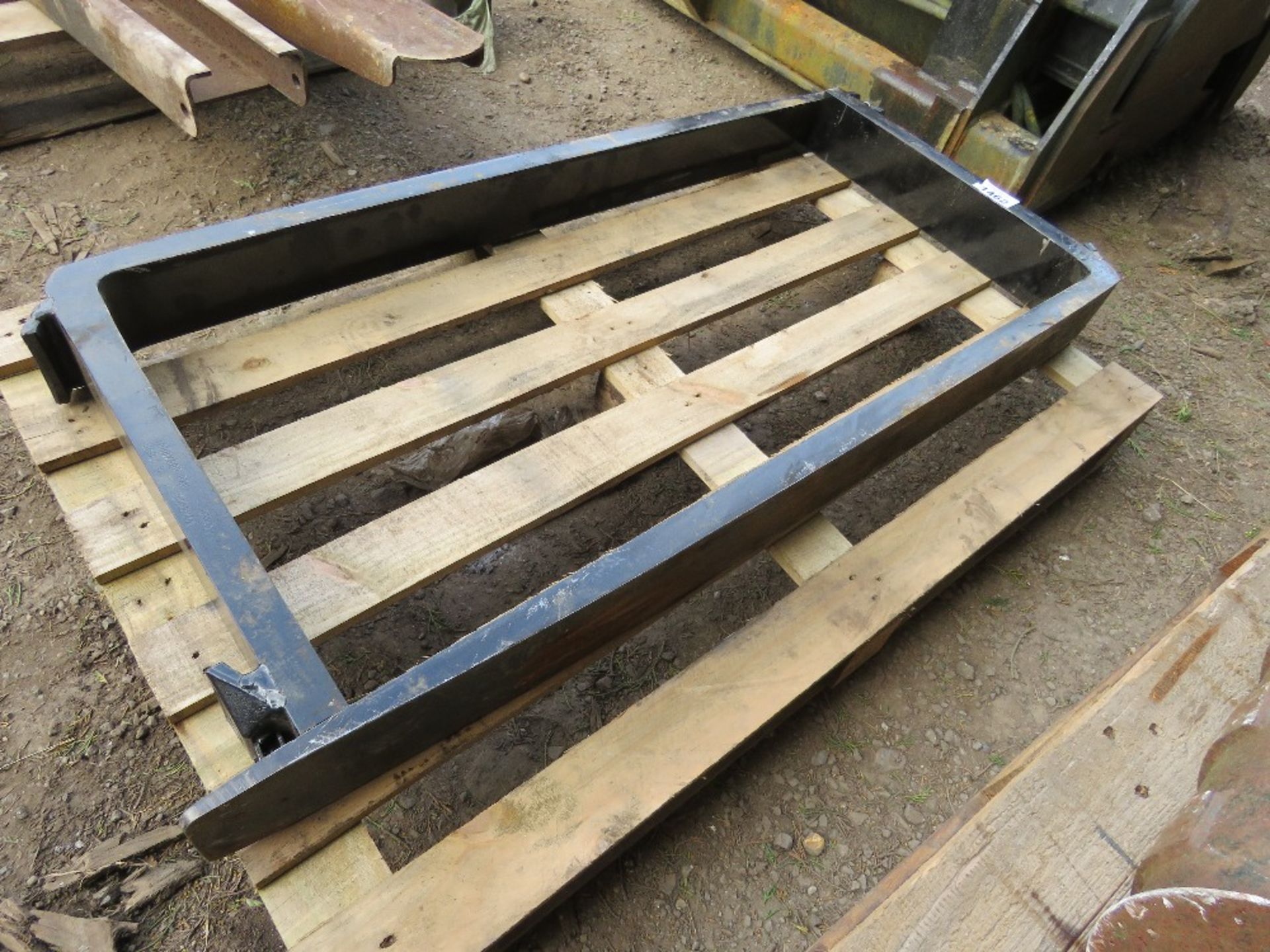 PAIR OF 1.2M LENGTH FORKLIFT TINES TO SUIT 16" CARRIAGE. - Image 2 of 4