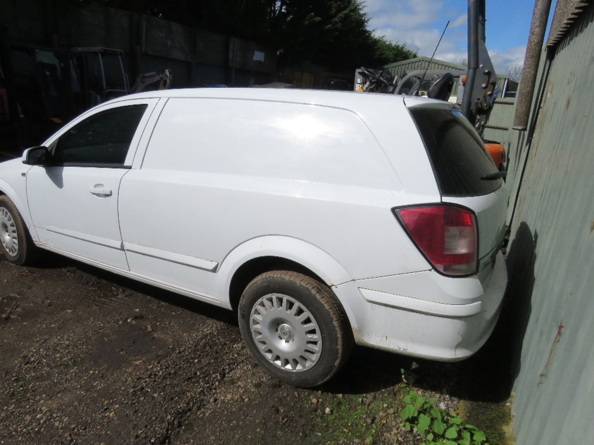 VAUXHALL ASTRA PANEL VAN REG:FD56 VYJ. 166,382 REC MILES.WITH V5 AND MOT UNTIL 07/11/24. WHEN TESTED - Image 3 of 8