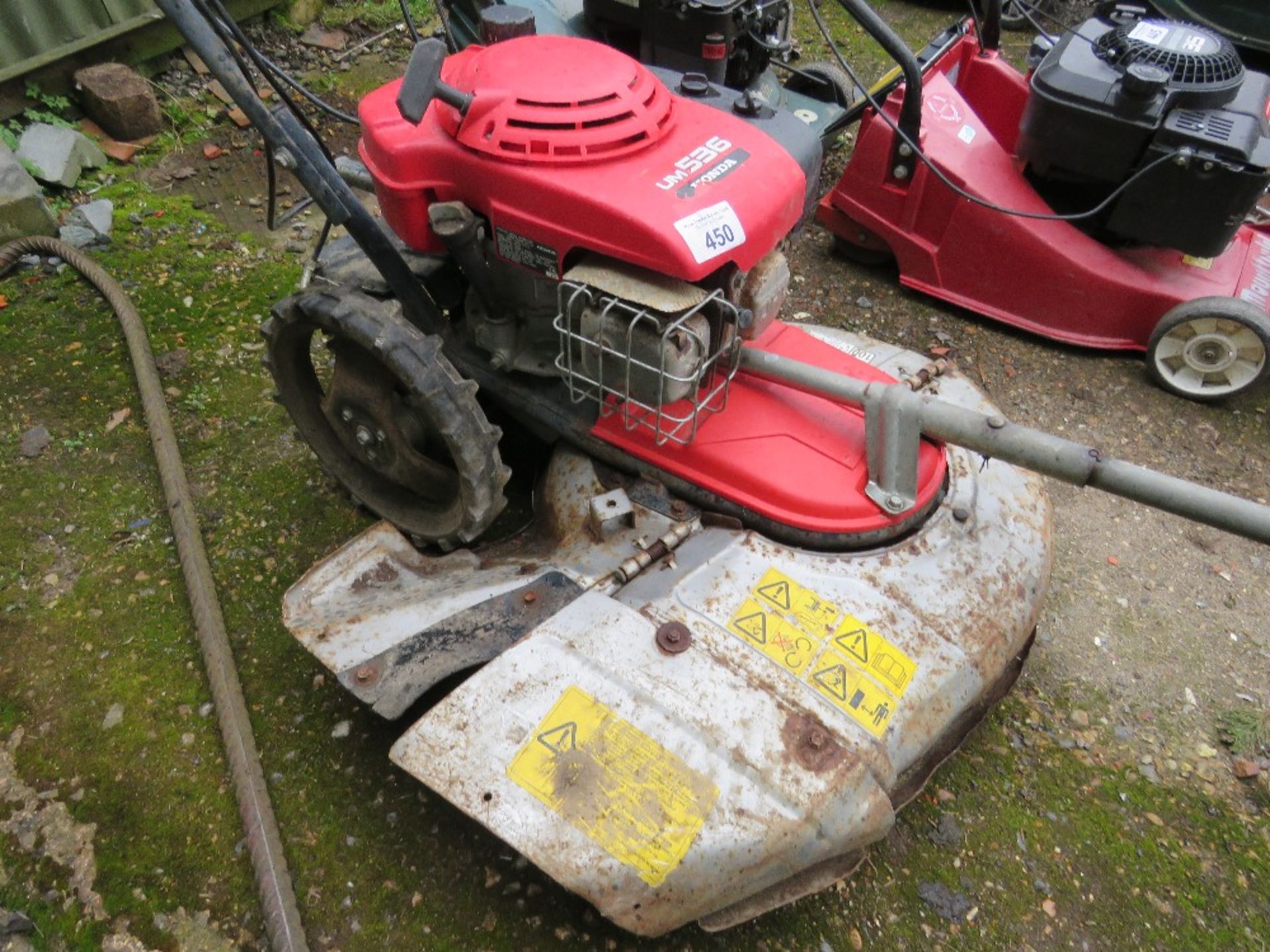 HONDA UM536 PROFESSIONAL 3 WHEELED MOWER ....THIS LOT IS SOLD UNDER THE AUCTIONEERS MARGIN SCHEME, T - Image 4 of 6