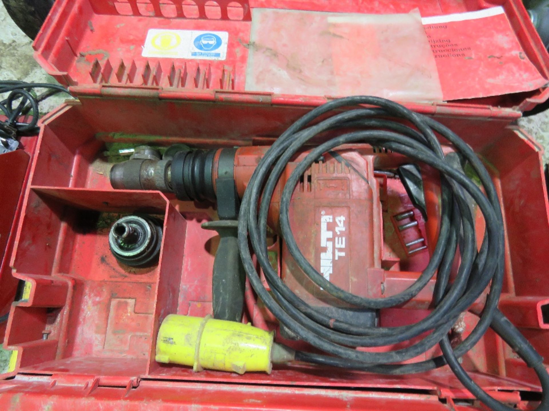 2 X BREAKER DRILLS IN CASES. SOURCED FROM GARAGE COMPANY LIQUIDATION. - Image 4 of 6