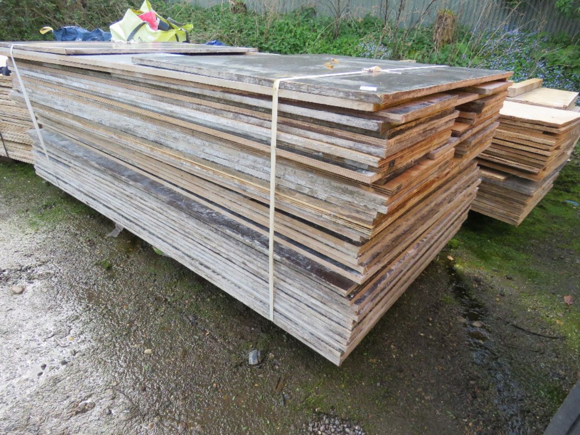 STACK OF APPROXIMATELY 40 NO PRE USED PLYWOOD SHEETS, ASSORTED SIZES. SOURCED FROM COMPANY LIQUIDATI