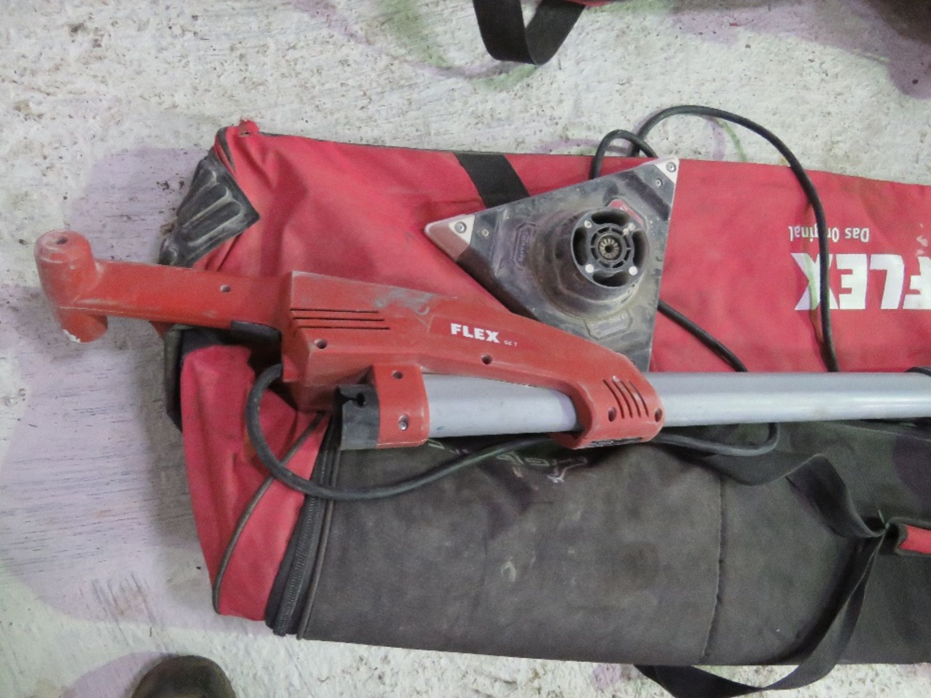 FLEX LONG HANDLED CEILING SANDER PLUS A FLEX DUST VACUUM UNIT, 110VOLT POWERED. - Image 3 of 5