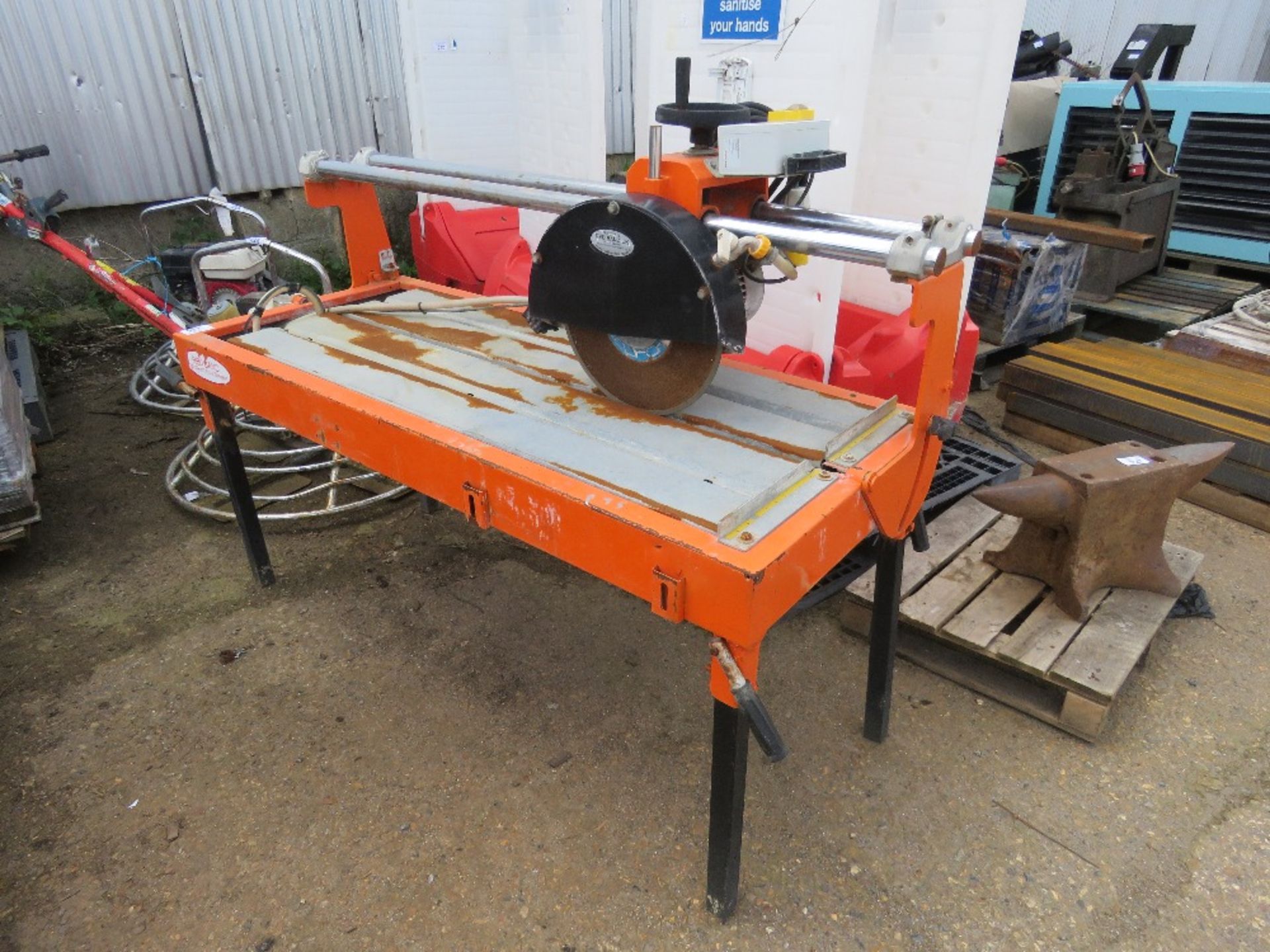 REDBAND SEGA MB120 MONO TILE SAW WITH SLIDING HEAD. RECENTLY WORKING, SURPLUS TO REQUIREMENTS.