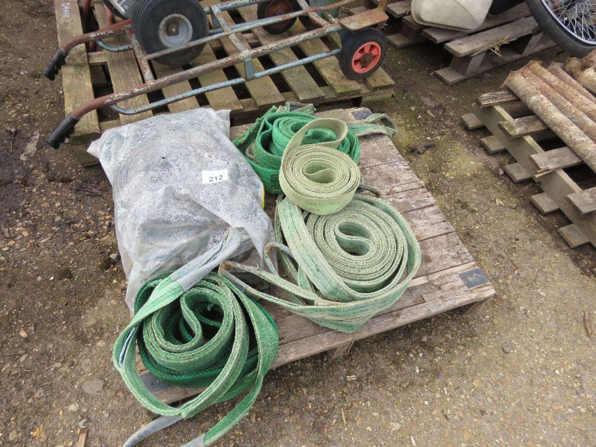 PALLET CONTAINING ASSORTED LIFTING SLINGS.....THIS LOT IS SOLD UNDER THE AUCTIONEERS MARGIN SCHEME, - Bild 2 aus 3