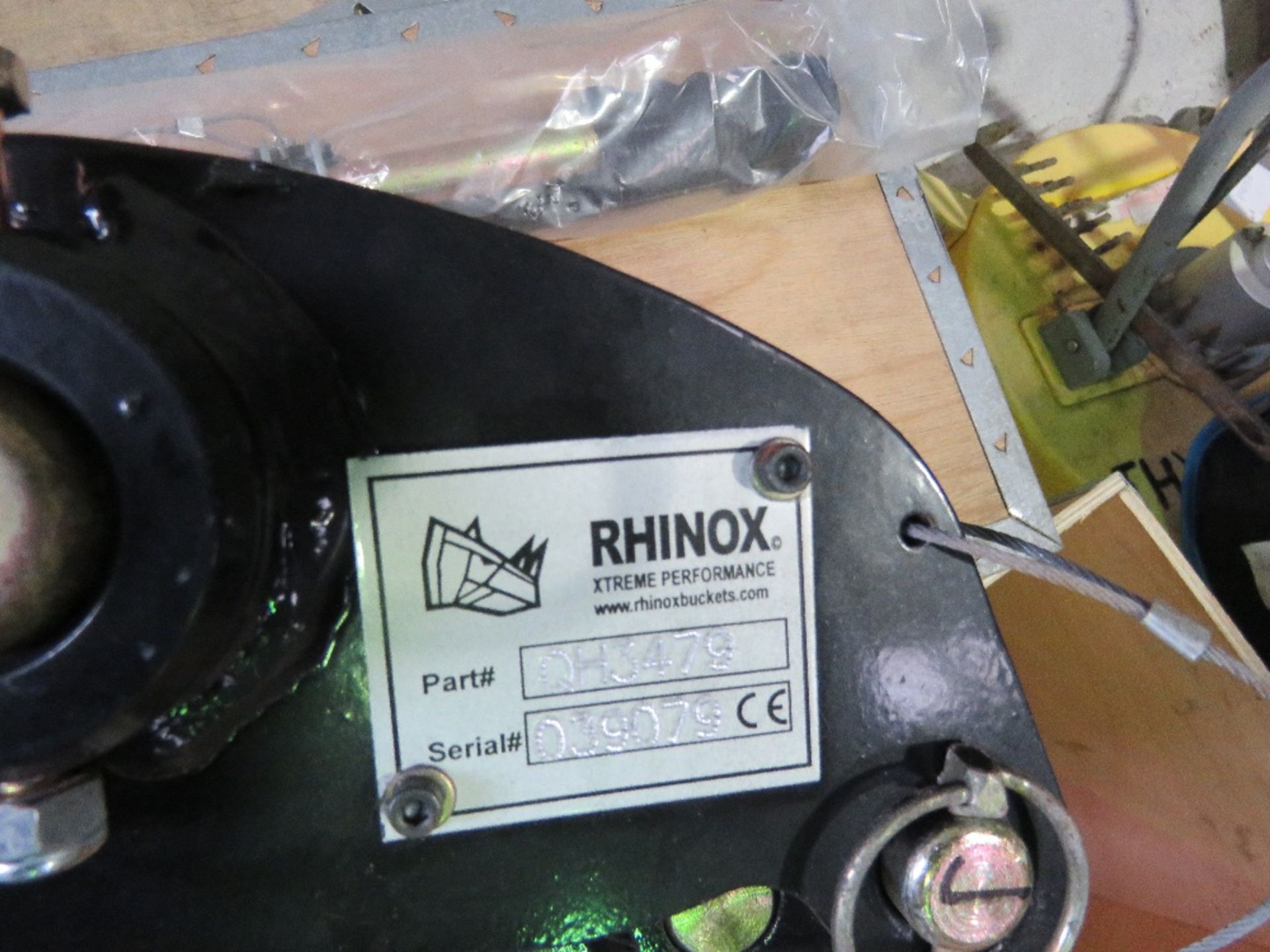 RHINOX MODEL 3479 MANUAL QUICK HITCH ASSEMBLY FOR MINI EXCAVATOR, BOXED, UNUSED. - Image 2 of 5