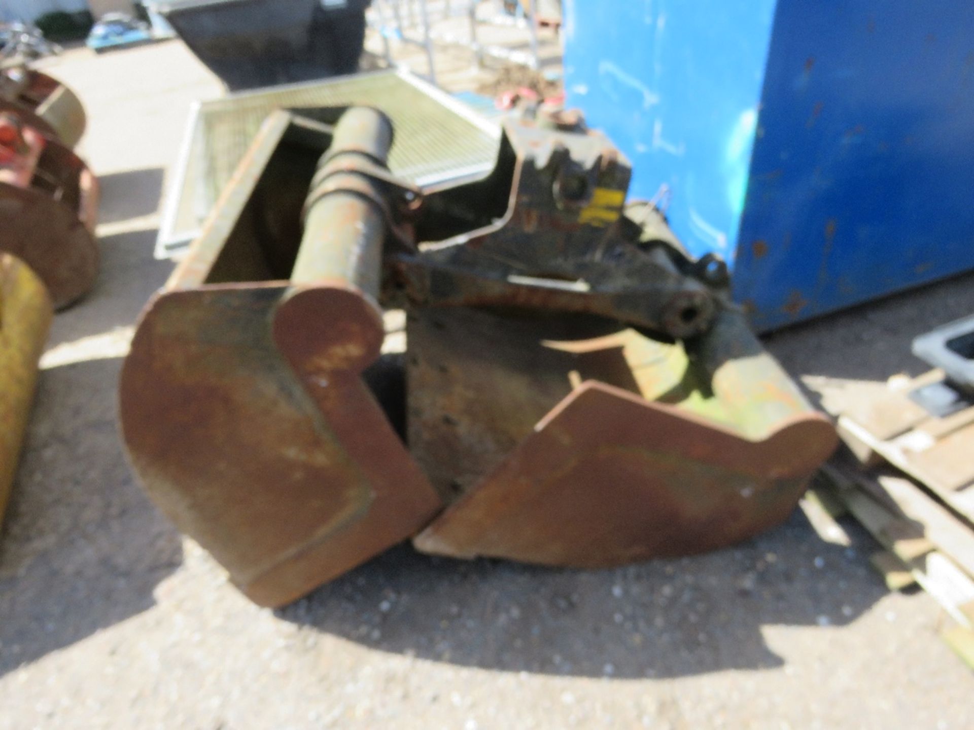 GRAB BUCKET FOR LORRY MOUNTED CRANE, NO ROTATOR. - Image 2 of 4
