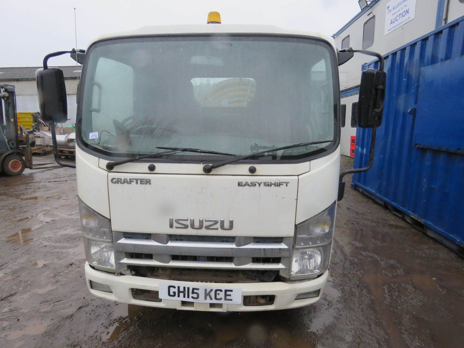 ISUZU N35.150 PORTABLE TOILET SERVICE VEHICLE TANKER TRUCK REG:GH15 KCE. 3500KG RATED CAPACITY. WITH - Image 2 of 10