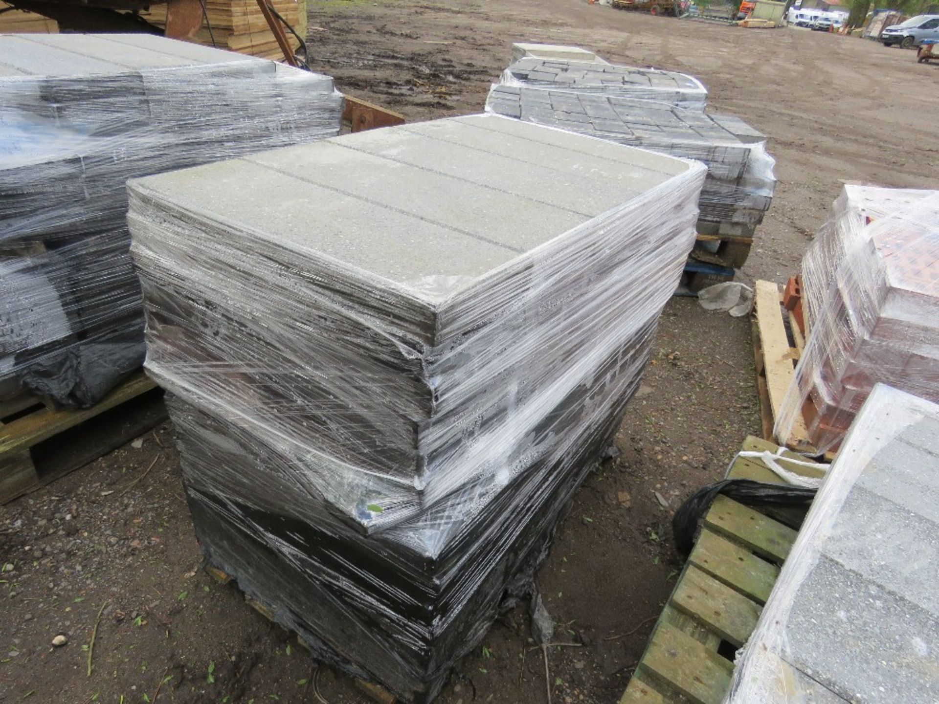 3 X PALLETS OF HEAVY DUTY RECTANGULAR BLOCK PAVERS 600MM X 20MM APPROX. - Image 3 of 11