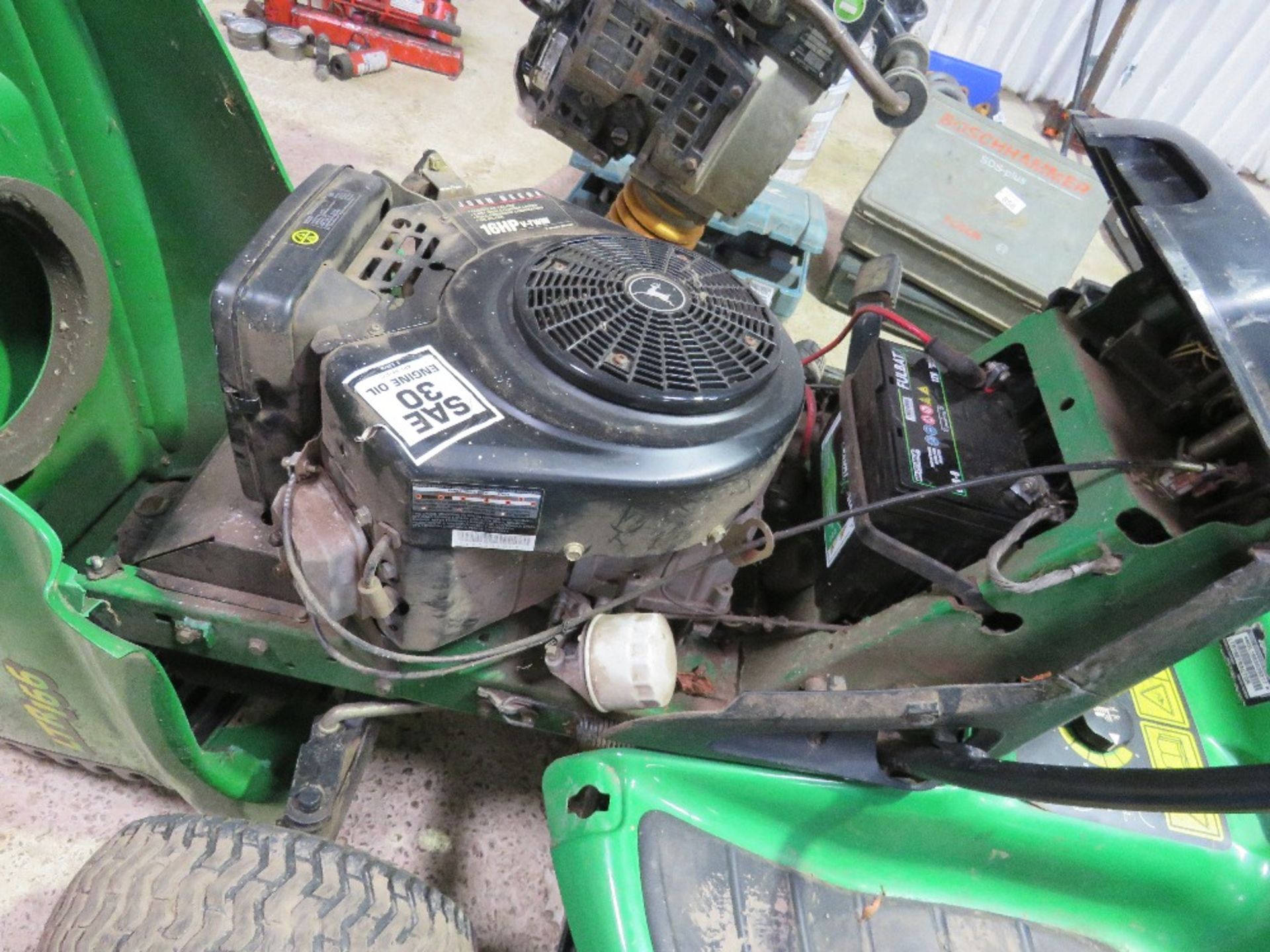 JOHN DEERE LTR166 RIDE ON MOWER. WHEN TESTED WAS SEEN TO RUN AND DRIVE BUT MOWER NOT ENGAGING (NO BE - Image 6 of 8