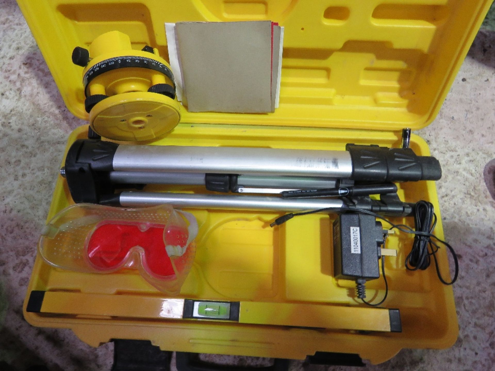 FIRE BASKET PLUS A LASER LEVEL SET.......THIS LOT IS SOLD UNDER THE AUCTIONEERS MARGIN SCHEME, THERE - Image 2 of 4