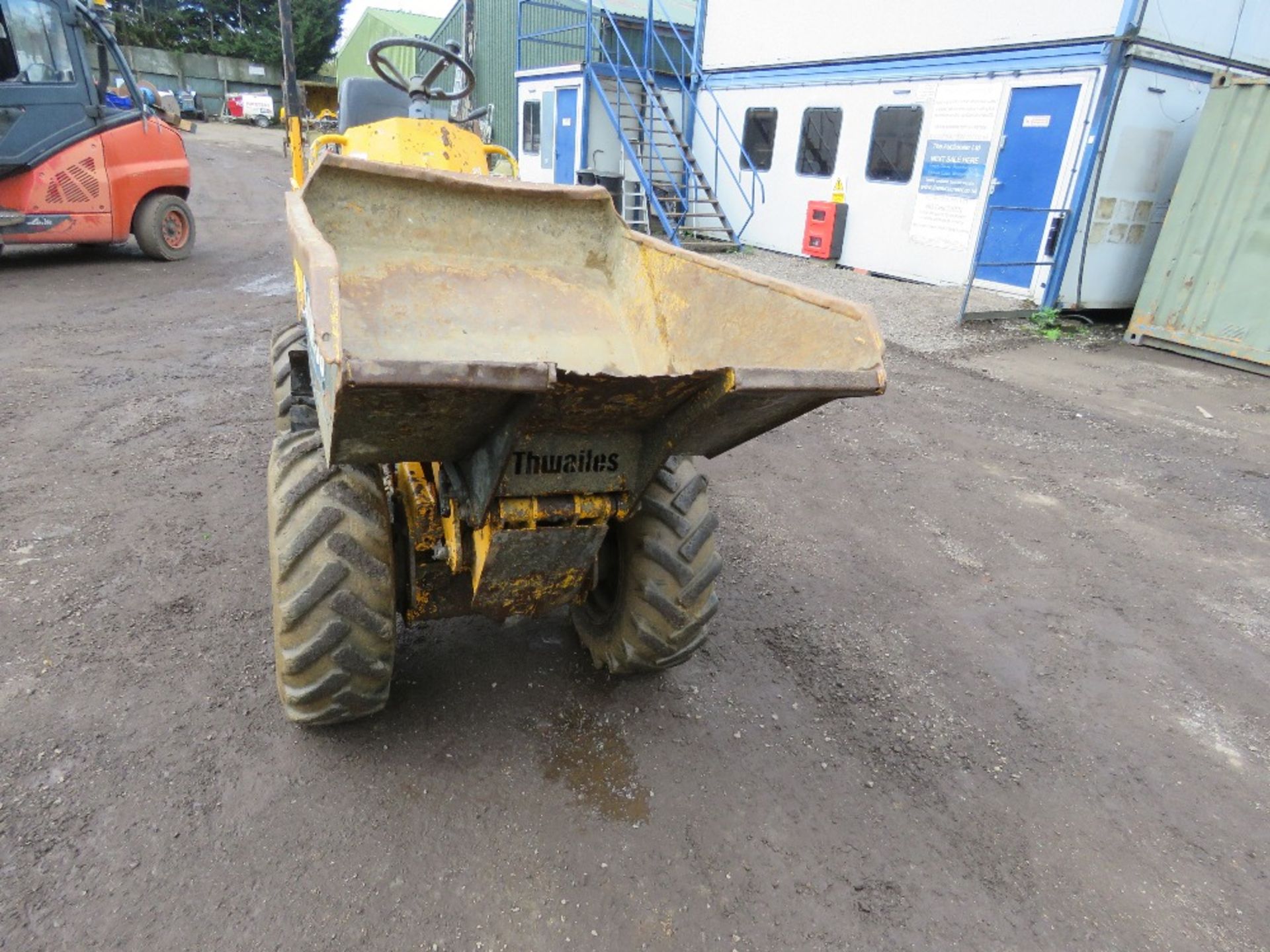 THWAITES 1TONNE HIGH TIP DUMPER, YEAR 2006. 3575 REC HOURS. SN:SLCMZ01ZZ605A9415. DIRECT FROM LOCAL - Image 8 of 12