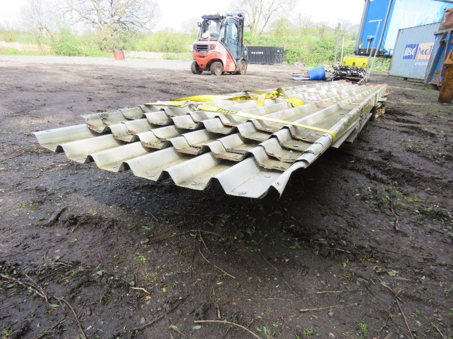 STACK OF PRE USED BOX PROFILE ROOF SHEETS. 0.97M WIDTH APPROX. LENGTHS UP TO 7M. - Image 2 of 6