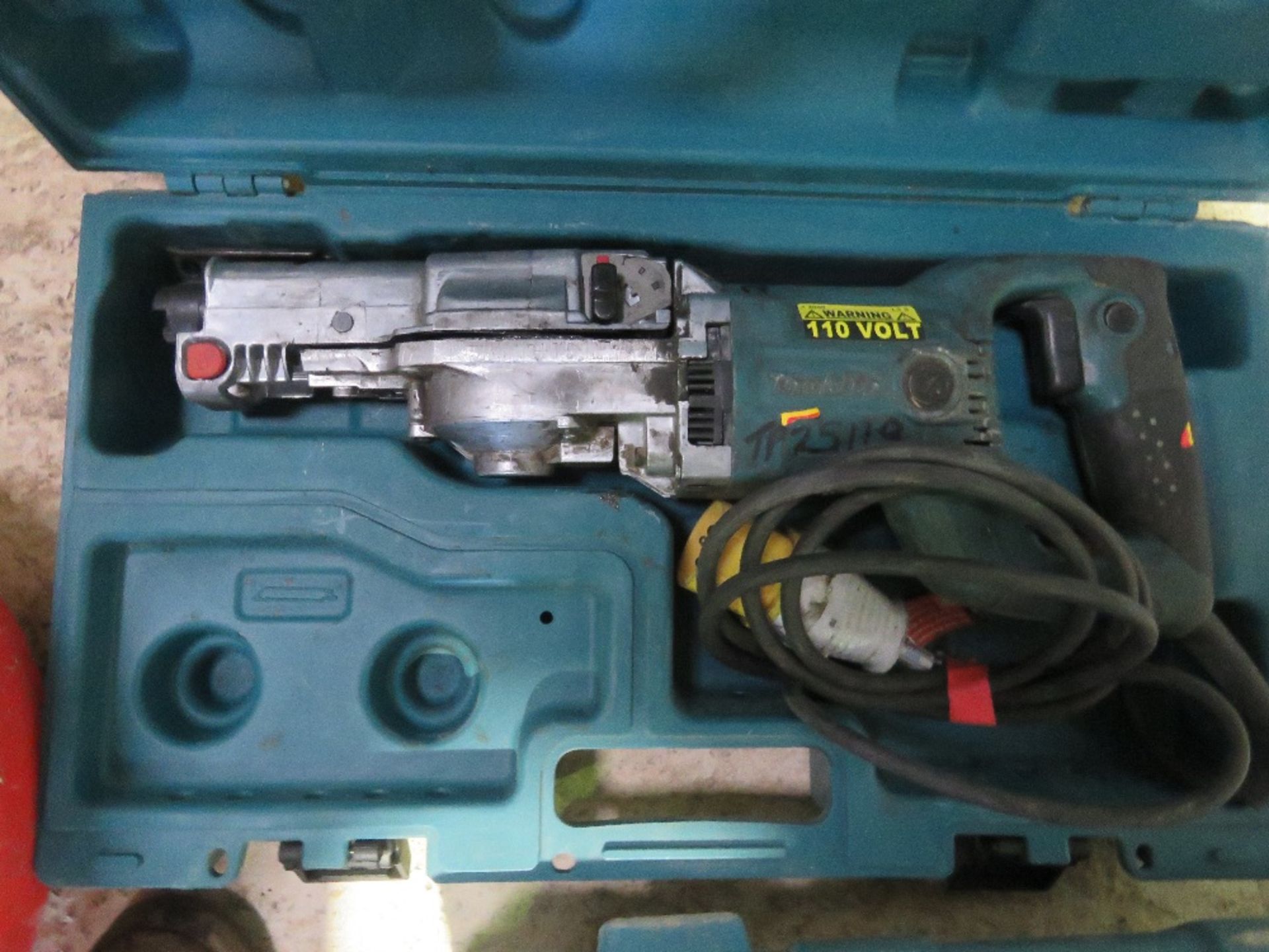 2 X MAKITA 110VOLT RECIP SAWS PLUS A 240VOLT VACUUM. - Image 3 of 4