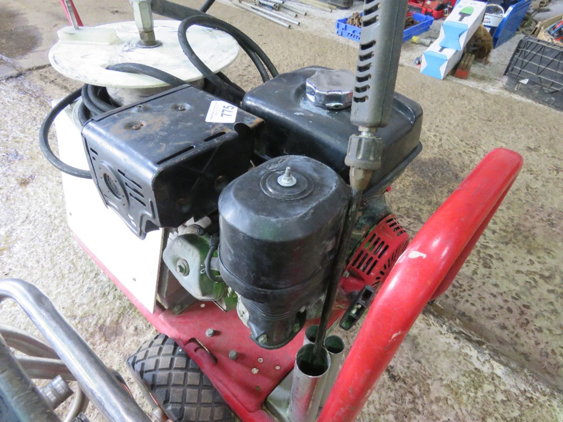 BRENDON HEAVY DUTY PRESSURE WASHER WITH HOSE AND LANCE. - Image 3 of 7