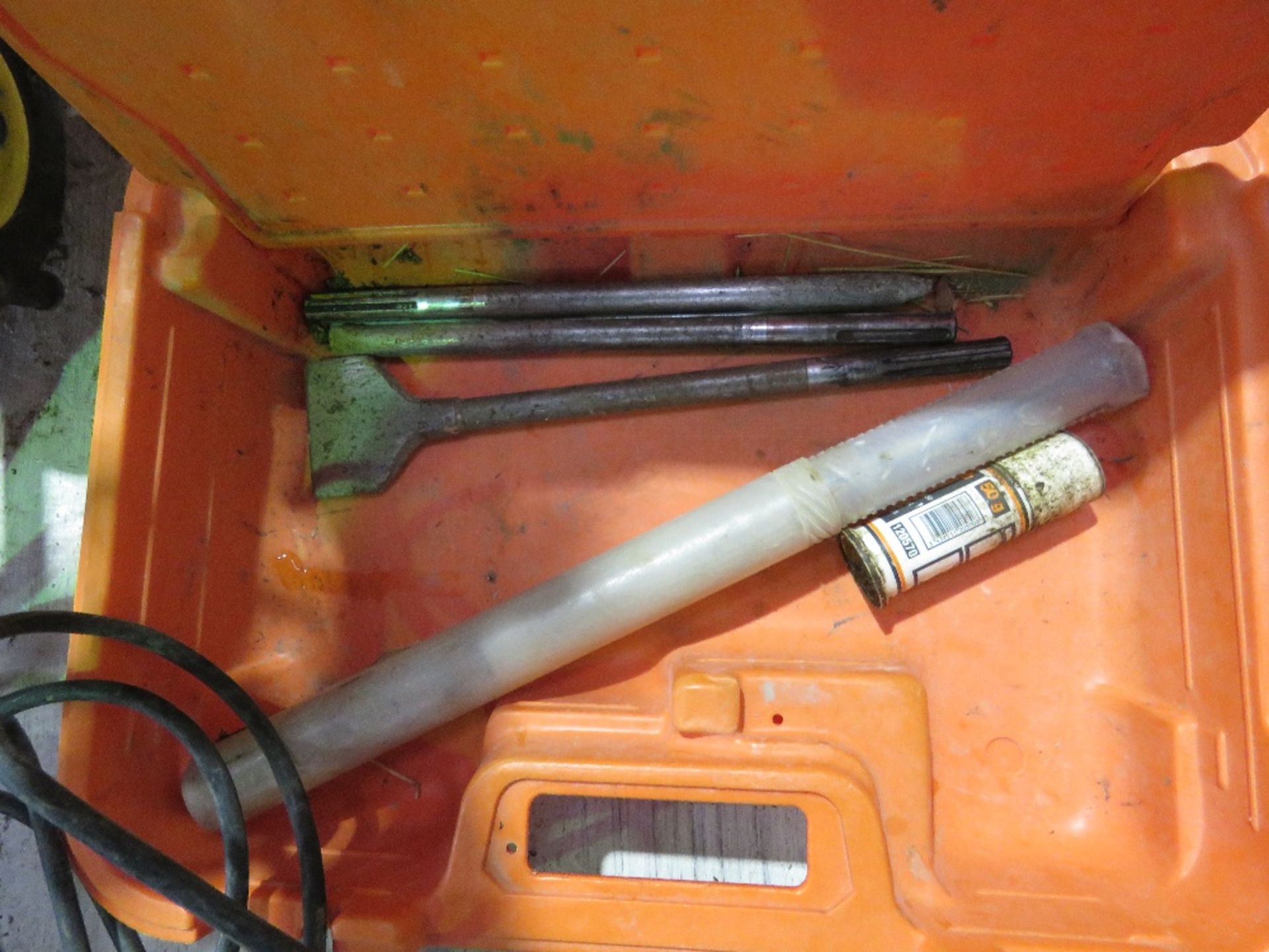 SPIT 385 BREAKER DRILL IN A CASE, 110VOLT POWERED.....THIS LOT IS SOLD UNDER THE AUCTIONEERS MARGIN - Image 3 of 3