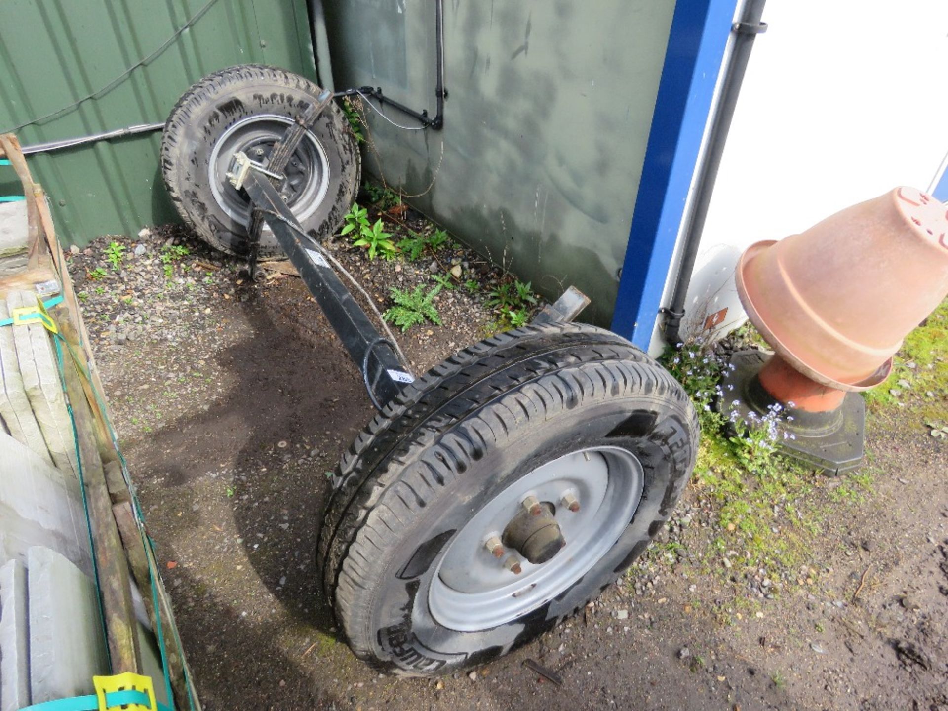 HEAVY DUTY TRAILER AXLE WITH SPINGS, BELIEVED TO BE OFF GROUNDHOG TYPE WELFARE UNIT?? ....THIS LOT I - Image 3 of 6