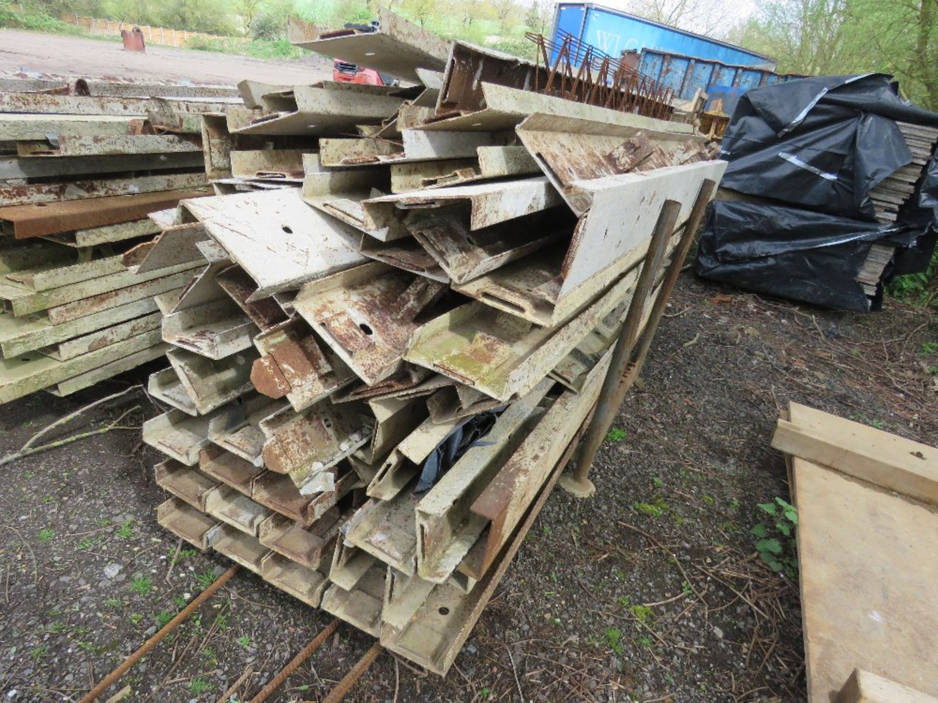 STILLAGE CONTAINING 6" & 8" CONCRETE ROAD FORMS. SOURCED FROM COMPANY LIQUIDATION. - Image 2 of 5