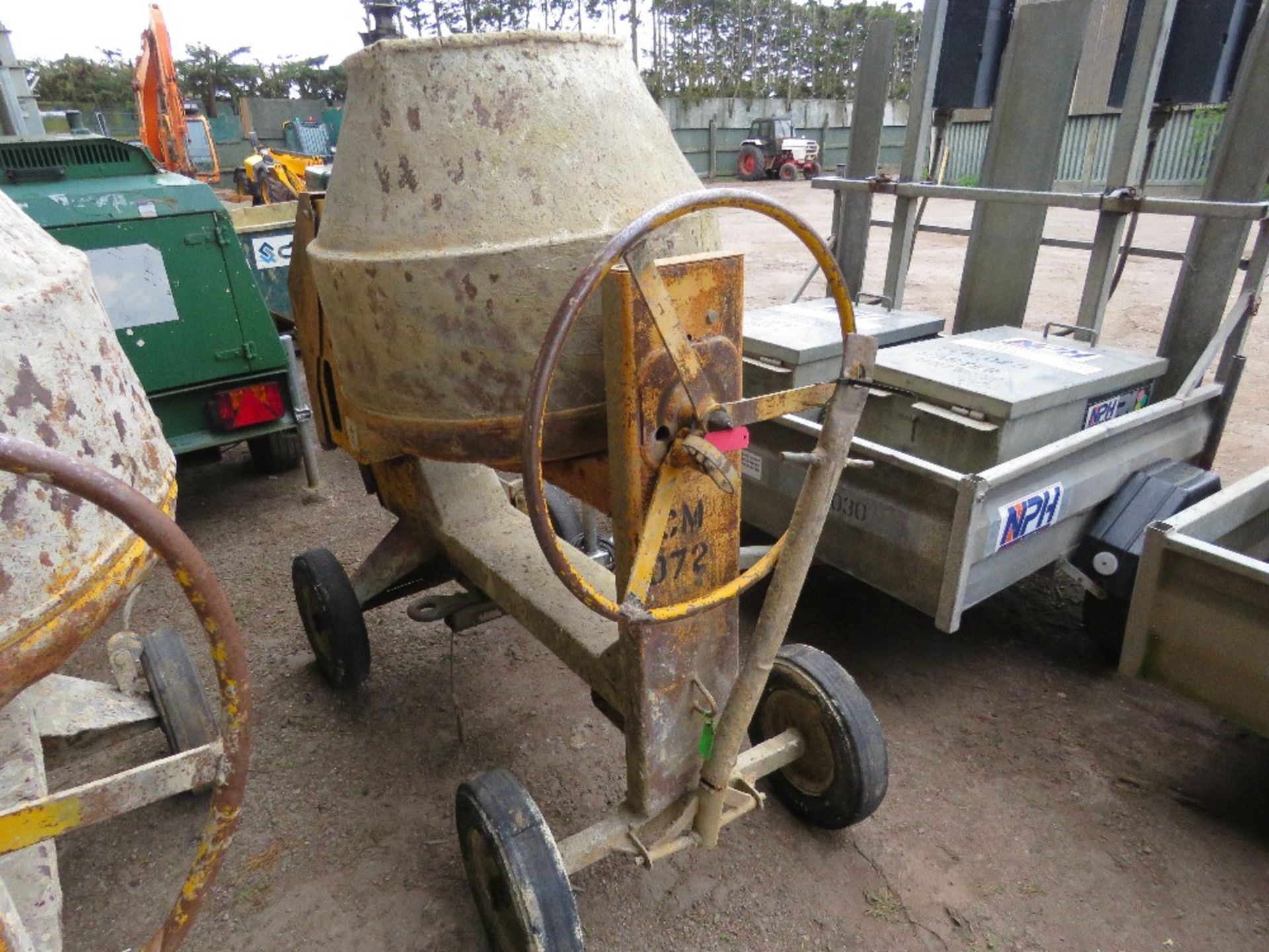 BARROWMIX YANMAR ENGINED DIESEL ELECTRIC START SITE CEMENT MIXER CM072. - Image 2 of 4