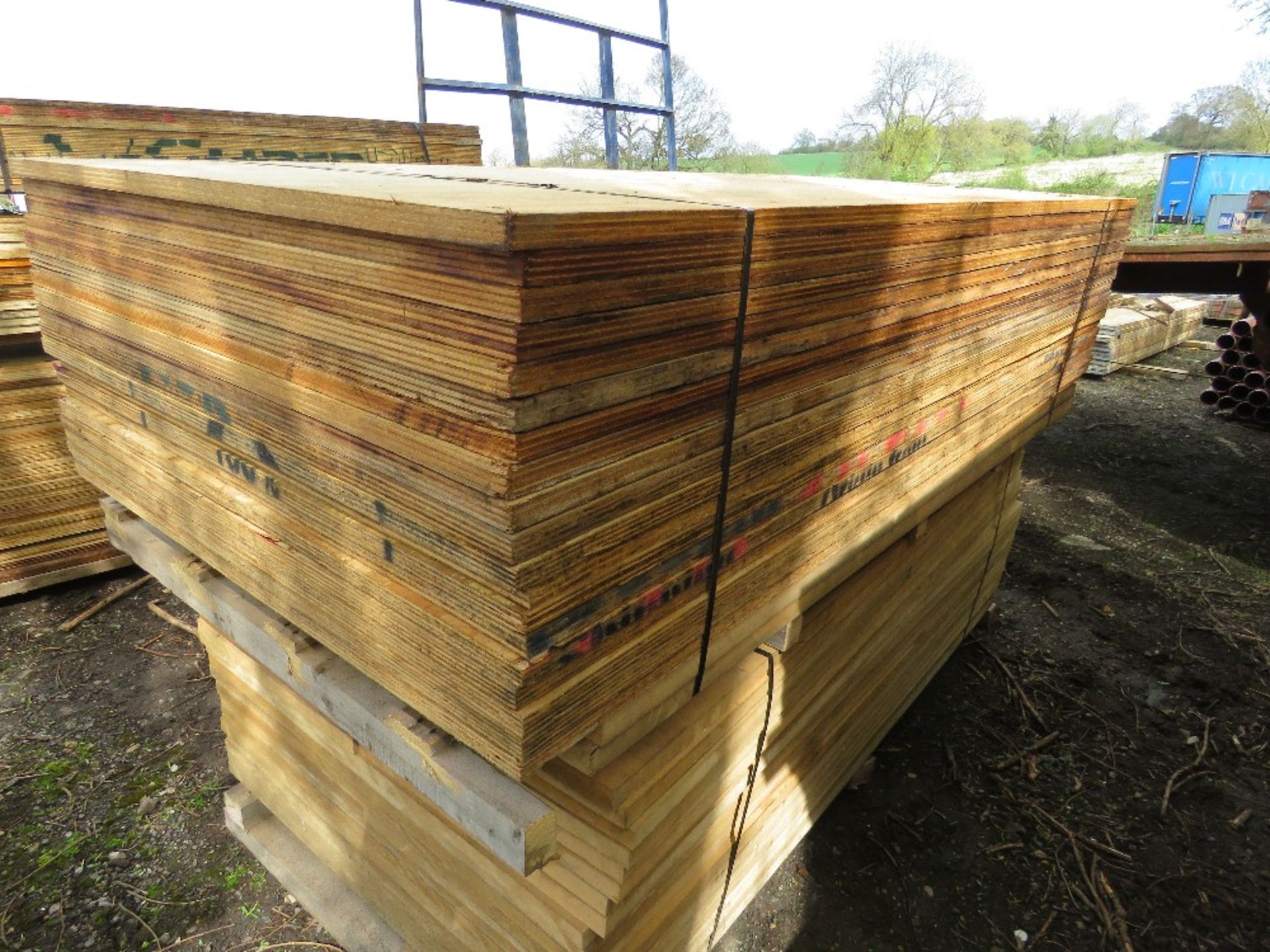 STACK OF APPROXIMATELY 19NO HEAVY DUTY 18-20MM APPROX PLYWOOD SHEETS 1.1M X 2.23M SIZE APPROX. - Image 3 of 4