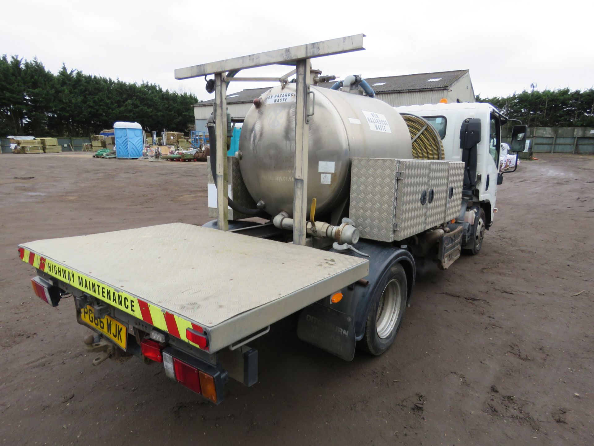 ISUZU GRAFTER N35.150 EURO 6 TOILET SERVICE TANKER TRUCK REG:PG66 WJK. WITH V5, FIRST REGISTERED 03/ - Image 4 of 12