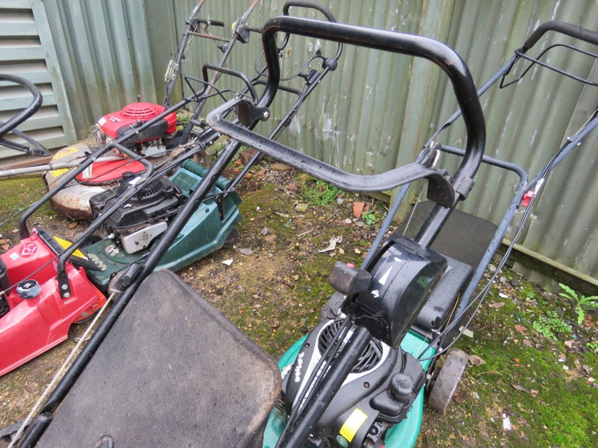 HAYTER HARRIER 41 ROLLER MOWER WITH COLLECTOR.....THIS LOT IS SOLD UNDER THE AUCTIONEERS MARGIN SCHE - Image 3 of 3