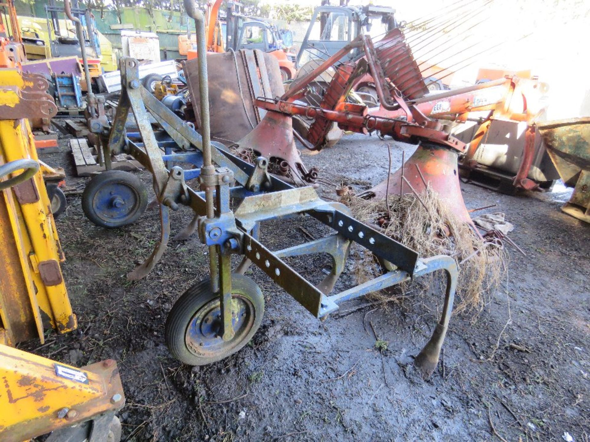 TRACTOR MOUNTED CULTIVATOR, 8FT WIDTH APPROX.....THIS LOT IS SOLD UNDER THE AUCTIONEERS MARGIN SCHEM - Image 3 of 3