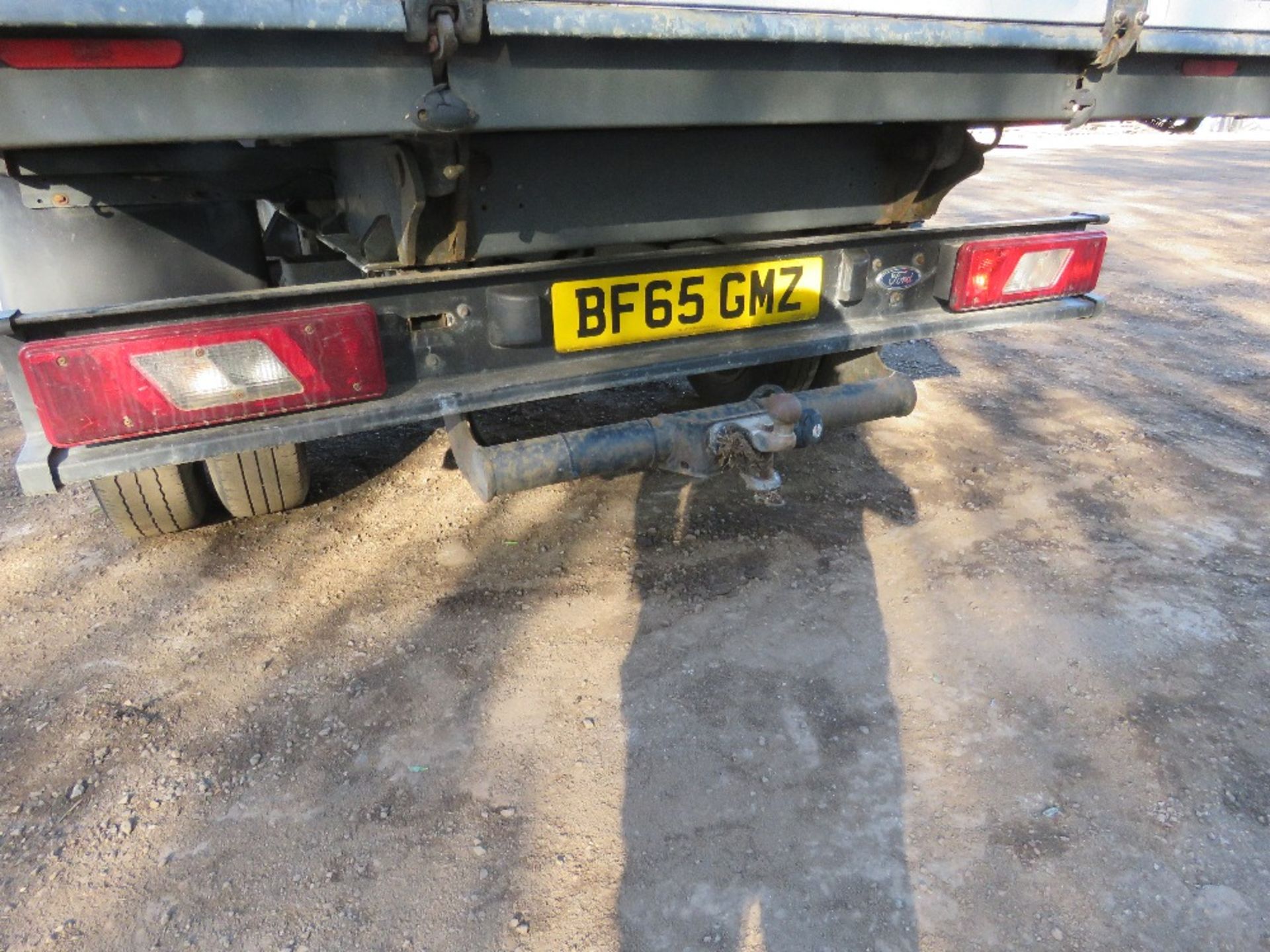FORD TRANSIT TIPPER TRUCK WITH TOOL STORAGE LOCKER REG:BF65 GMZ. WITH V5 AND MOT UNTIL15.04.25. FIRS - Image 6 of 17