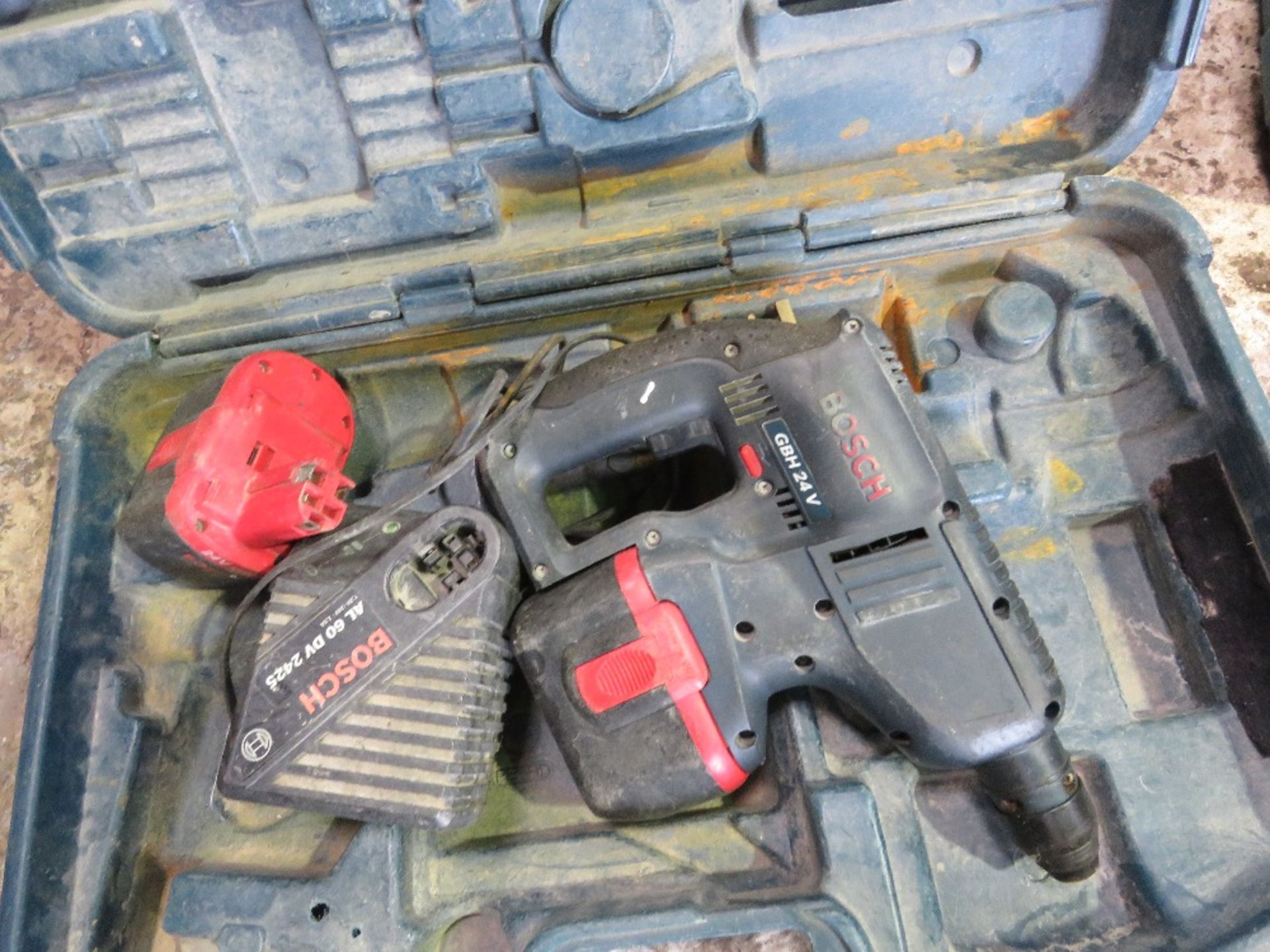 BOSCH 24VOLT BATTERY DRILL. - Image 2 of 3