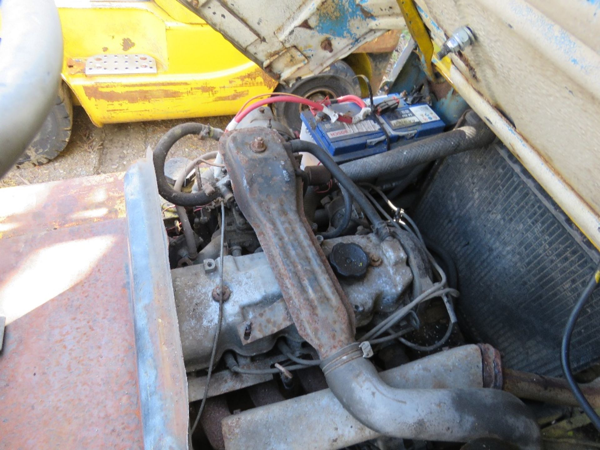 MITSUBISHI FG15 GAS POWERED FORKLIFT. WHEN TESTED WAS SEEN TO START AND RUN BRIEFLY BUT CUTTING OUT. - Image 9 of 9