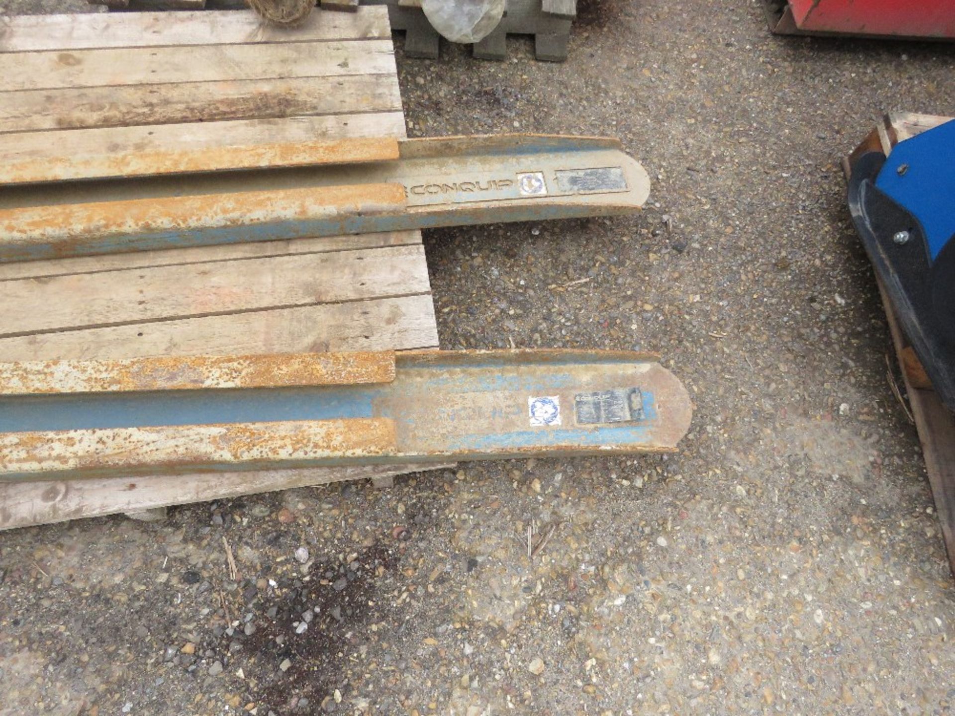 PAIR OF CONQUIP EXTENSION FORKLIFT TINES / SLEEVES, 8FT APPROX LENGTH YEAR 2021. .....THIS LOT IS SO - Image 3 of 4