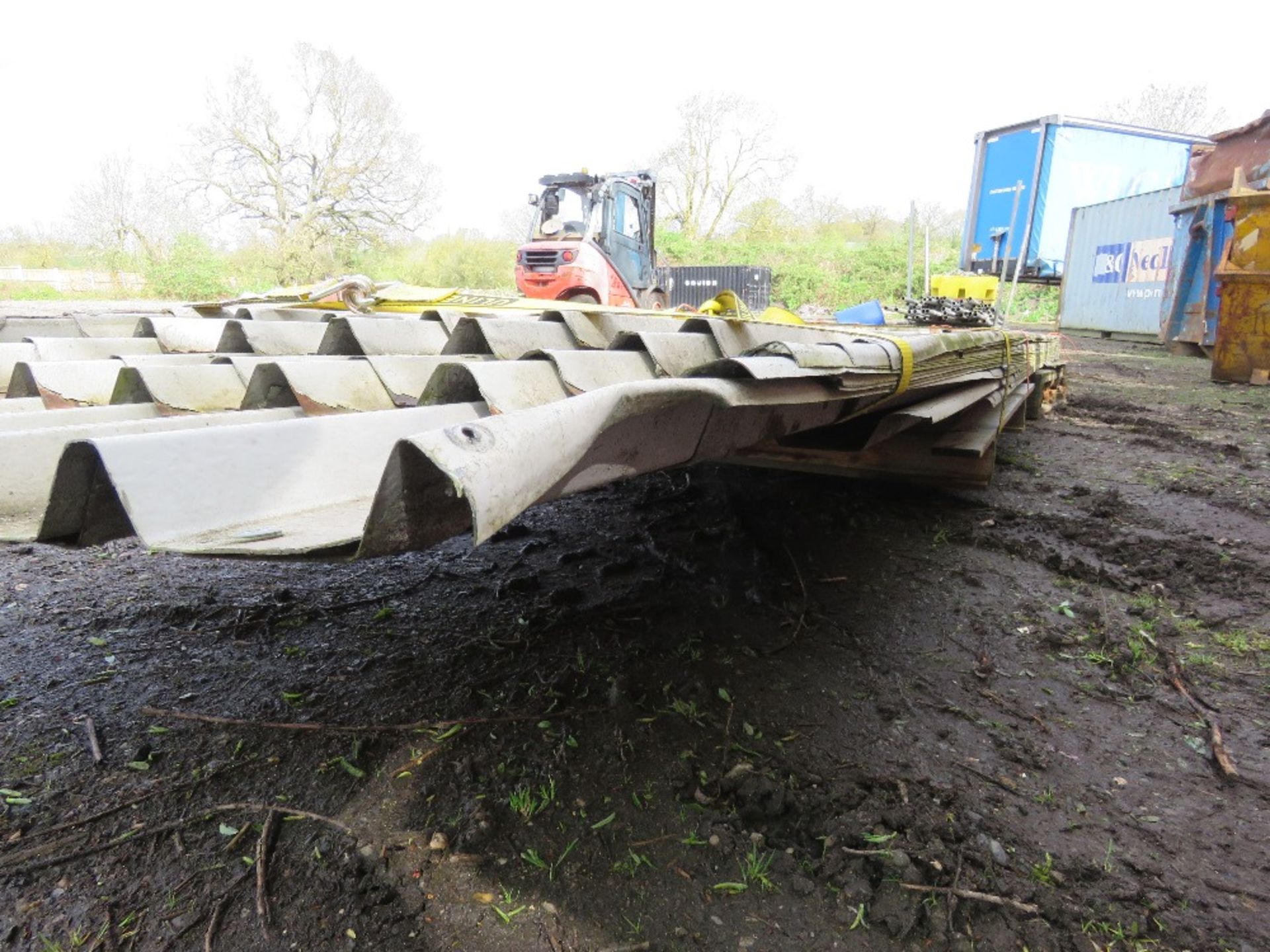 STACK OF PRE USED BOX PROFILE ROOF SHEETS. 0.97M WIDTH APPROX. LENGTHS UP TO 7M. - Image 3 of 6