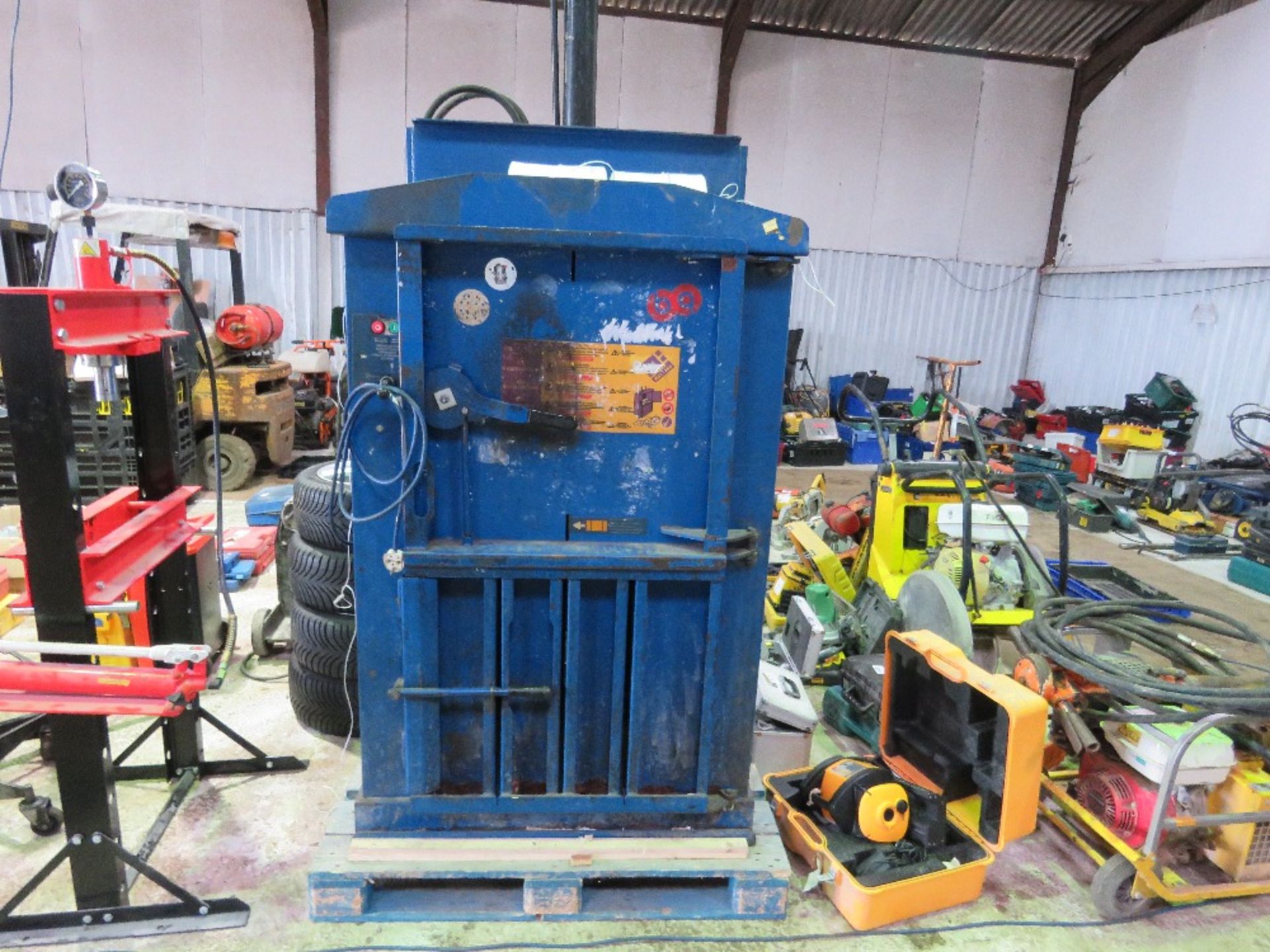 MAC-FAB 240VOLT CARDBOARD COMPACTOR/BALER, SOURCED FROM COMPANY LIQUIDATION.