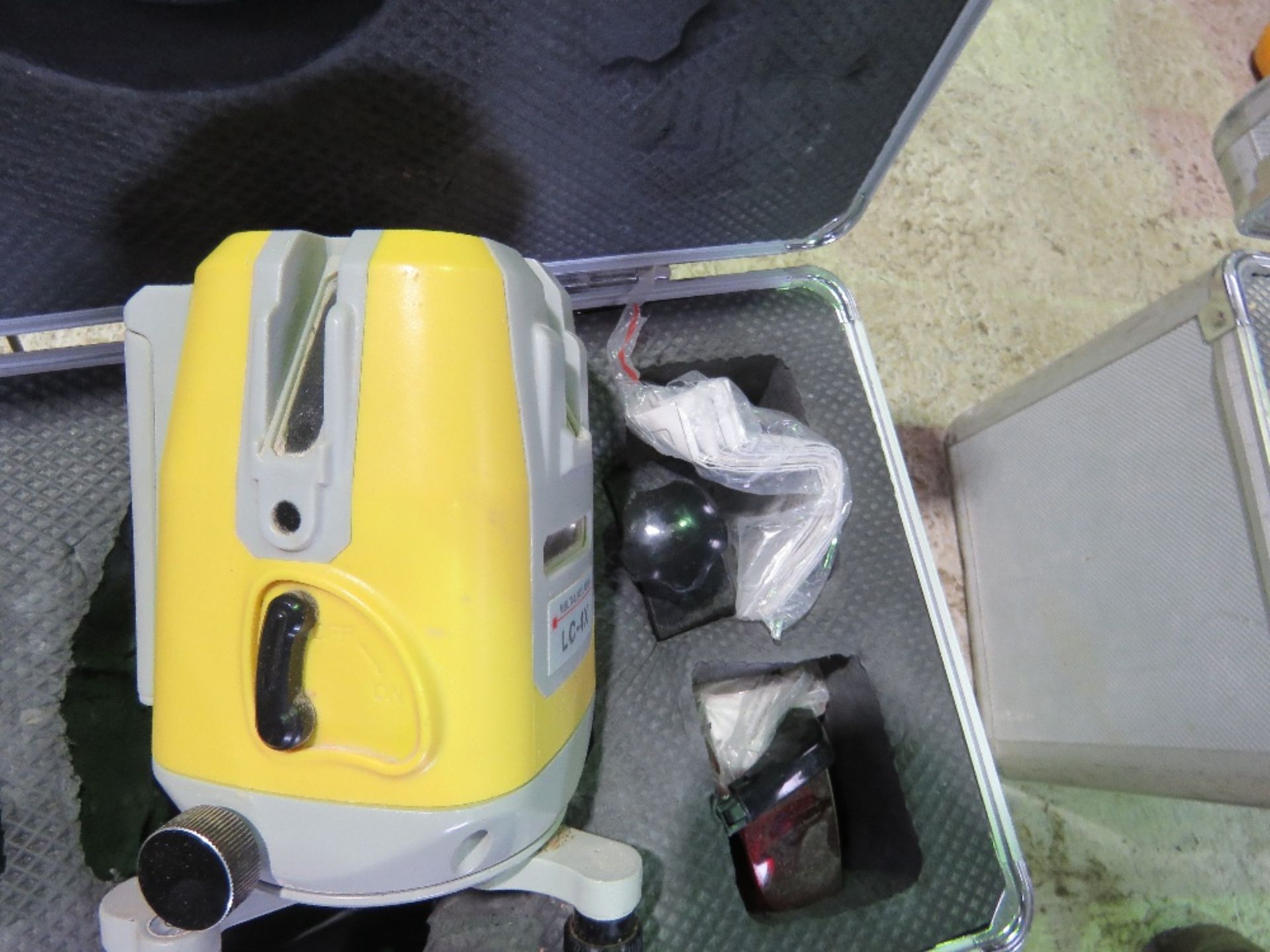 MULTILINE LASER LEVEL IN A CASE. DIRECT FROM LOCAL COMPANY. - Image 3 of 4