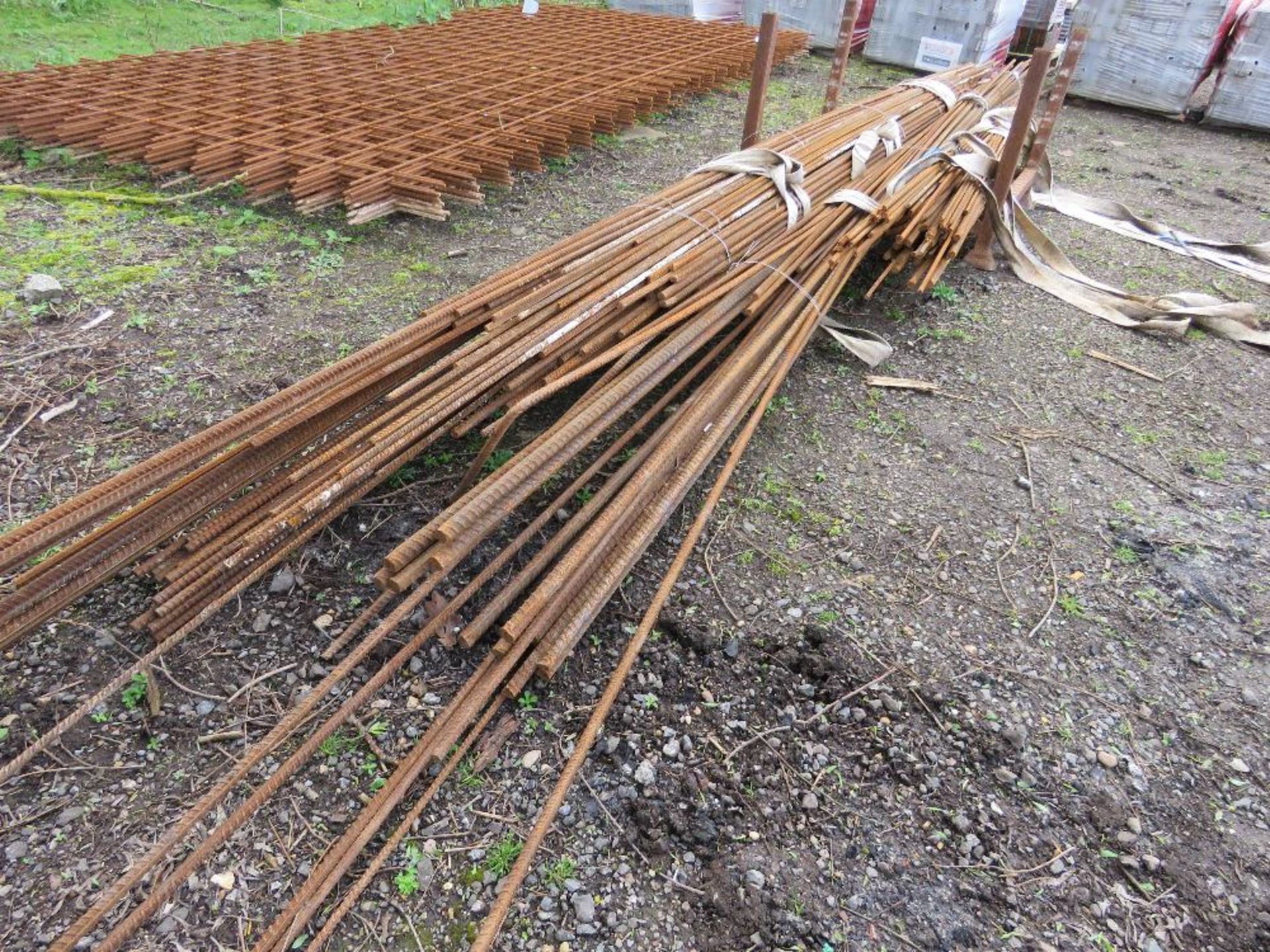 STILLAGE OF ASSORTED REBAR CONCRETE REINFORCING BAR 6FT -22FT APPROX SOURCED FROM COMPANY LIQUIDATI