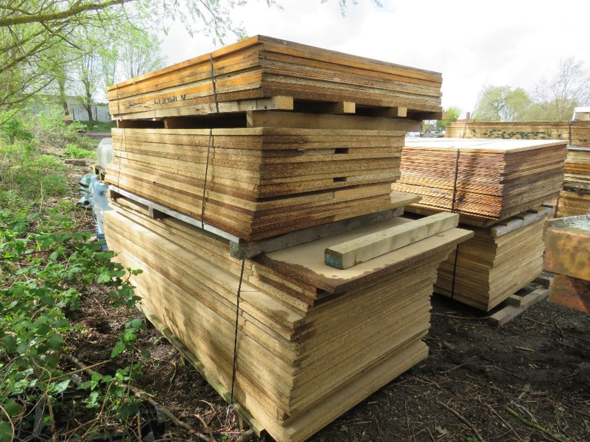 STACK OF CHIPBOARD SHEETS PLUS 7NO HEAVY DUTY PLYWOOD SHEETS. - Image 7 of 7