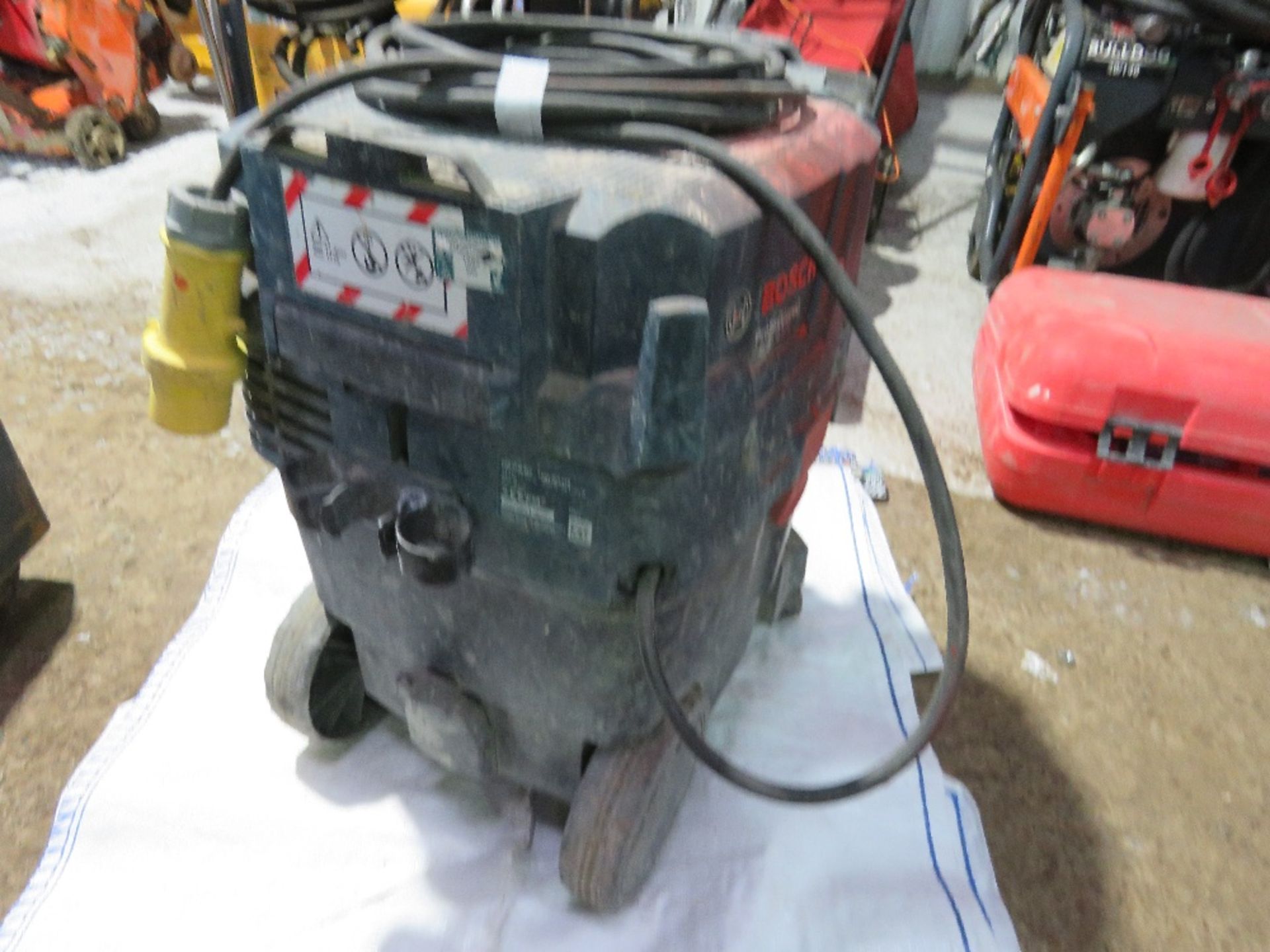 BOSCH 110VOLT VACUUM. - Bild 3 aus 3