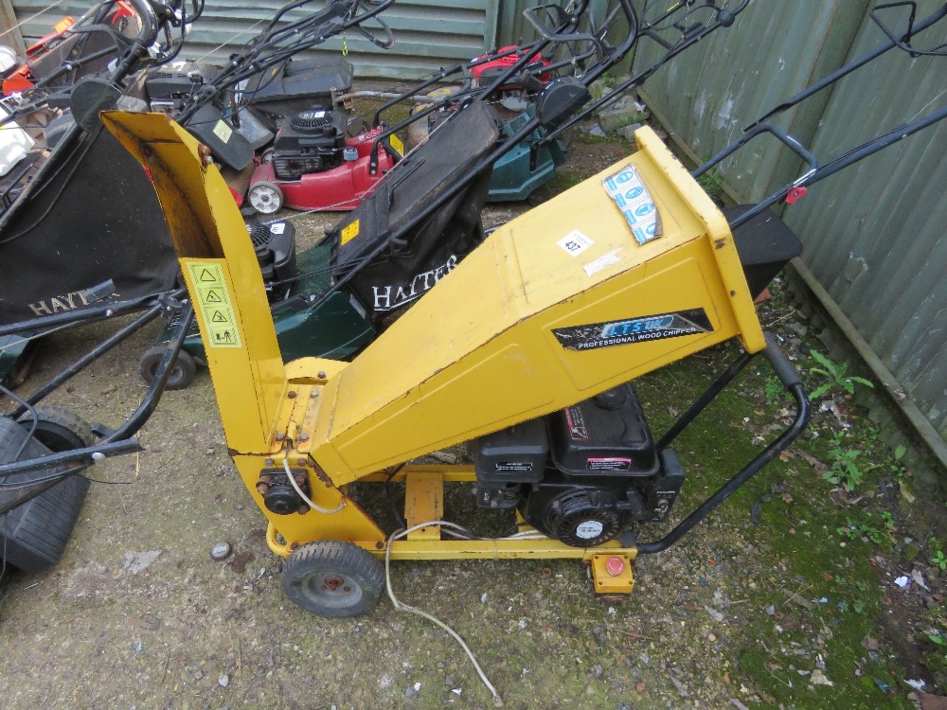 PETROL ENGINED GARDEN CHIPPER/SHREDDER.....THIS LOT IS SOLD UNDER THE AUCTIONEERS MARGIN SCHEME, THE