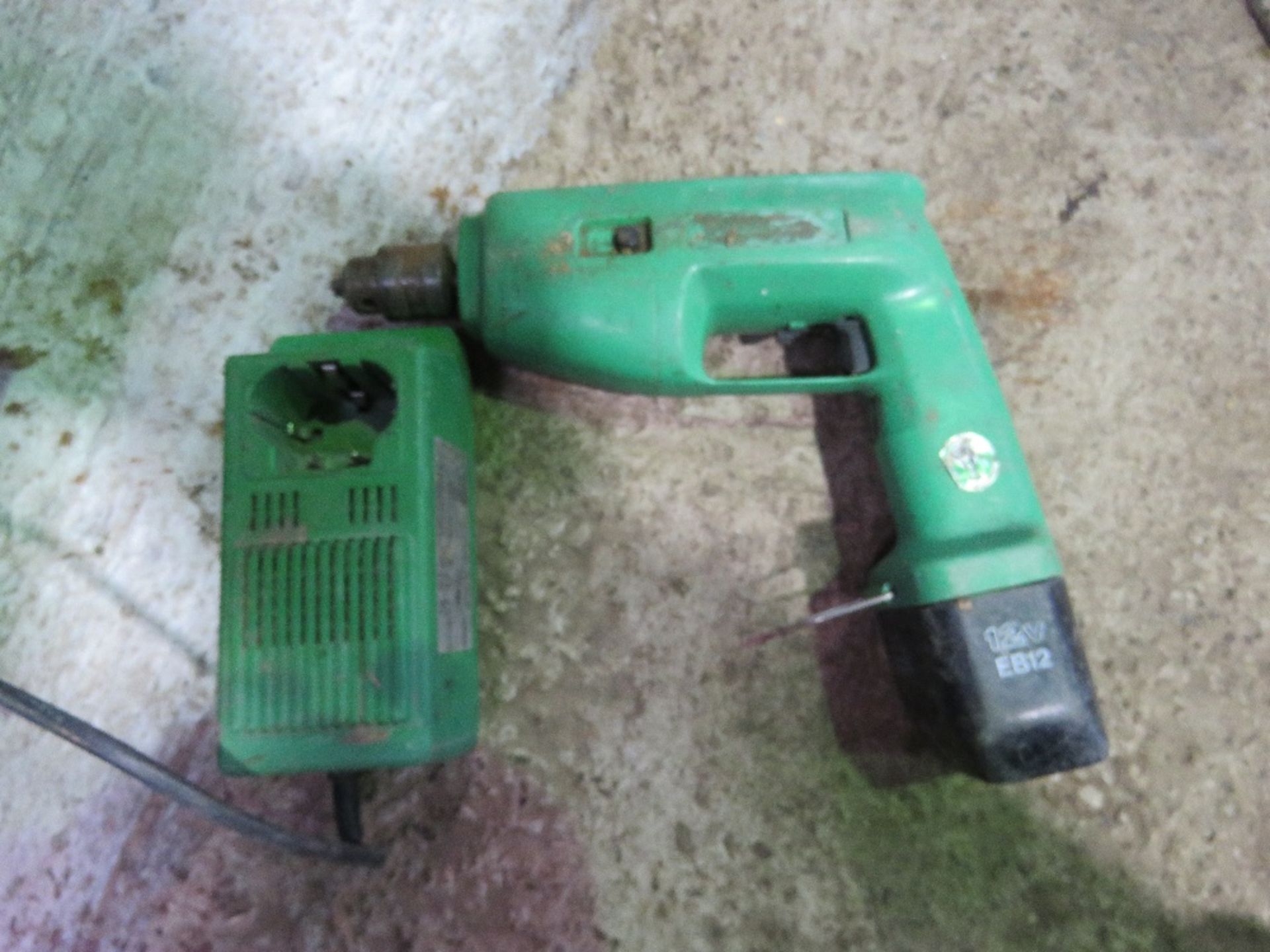 4 X BATTERY DRILLS PLUS A MINI SCREWDRIVER. ....THIS LOT IS SOLD UNDER THE AUCTIONEERS MARGIN SCHEME - Image 2 of 6