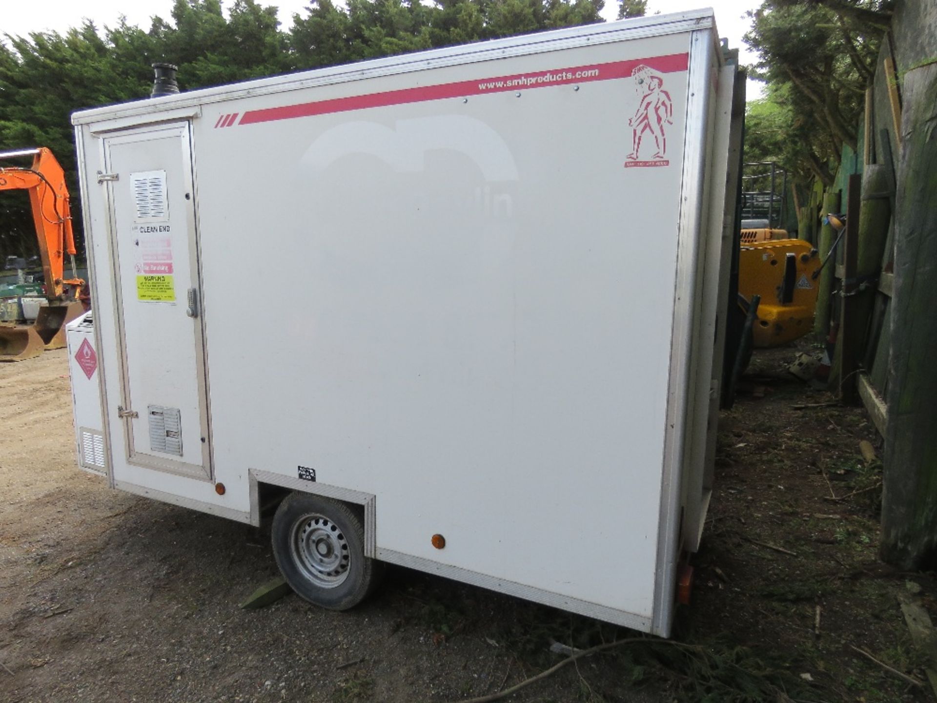 SMH DECONTAMINATION TRAILER, SINGLE AXLED. 10FT BODY SIZE APPROX. WITH HONDA GAS/PETROL GENERATOR & - Image 7 of 20