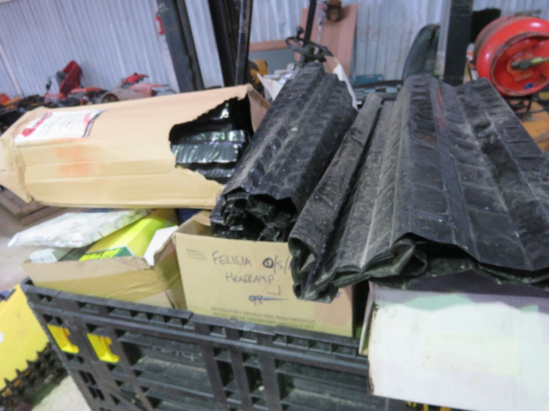 STILLAGE CONTAINING A LARGE AMOUNT OF VAG AND OTHER CAR PARTS. SOURCED FROM GARAGE COMPANY LIQUIDATI - Image 2 of 11